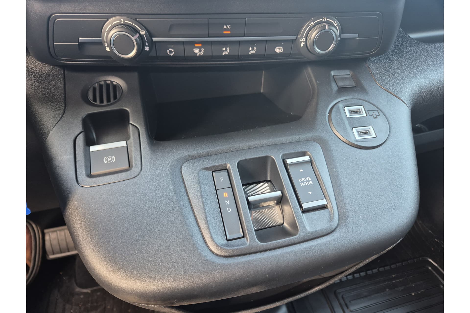 Toyota Proace City Electric Navigator Long 50 Kwh thumbnail 5