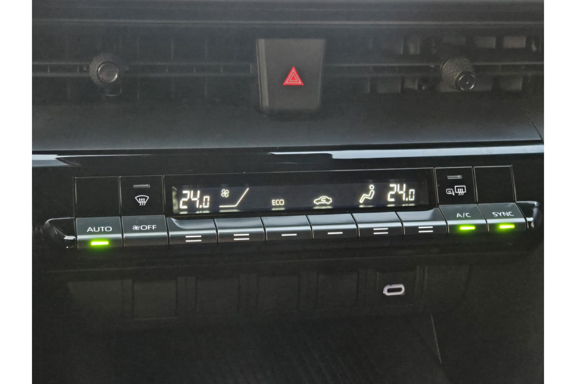 Toyota C-HR 1.8 Hybrid 140 Dynamic thumbnail 10