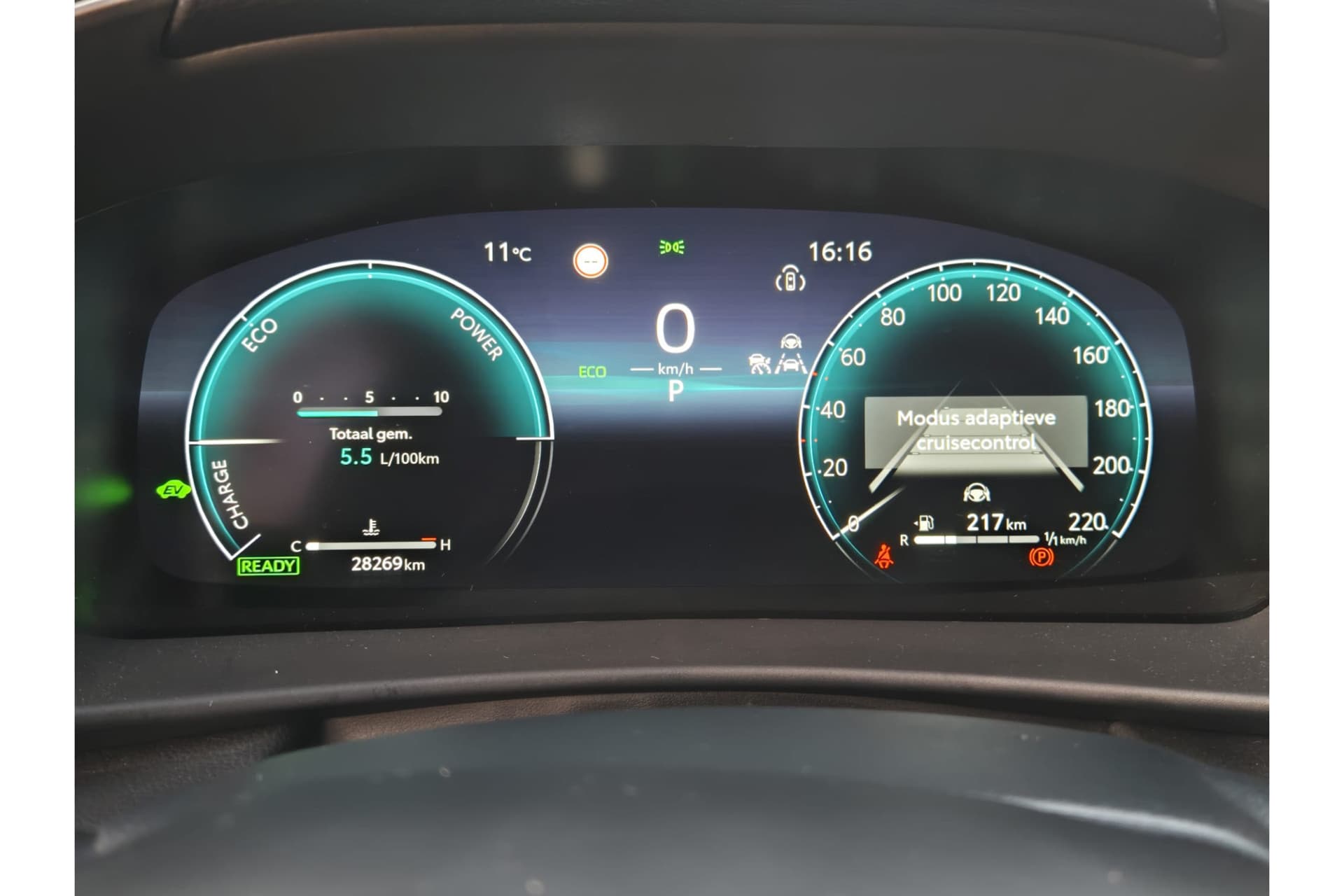 Toyota C-HR 1.8 Hybrid 140 Dynamic thumbnail 3