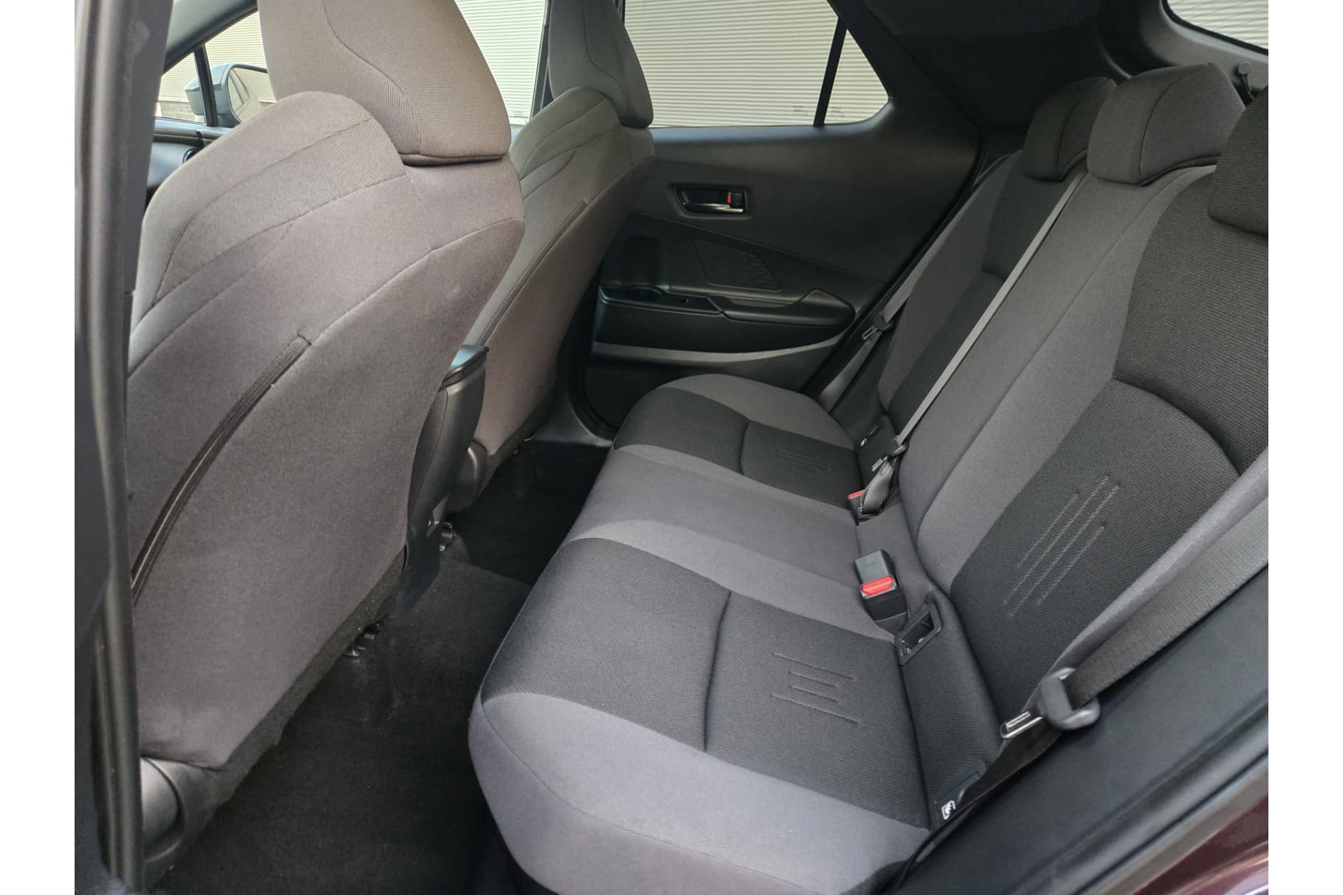 Toyota C-HR 1.8 Hybrid 140 Dynamic thumbnail 8