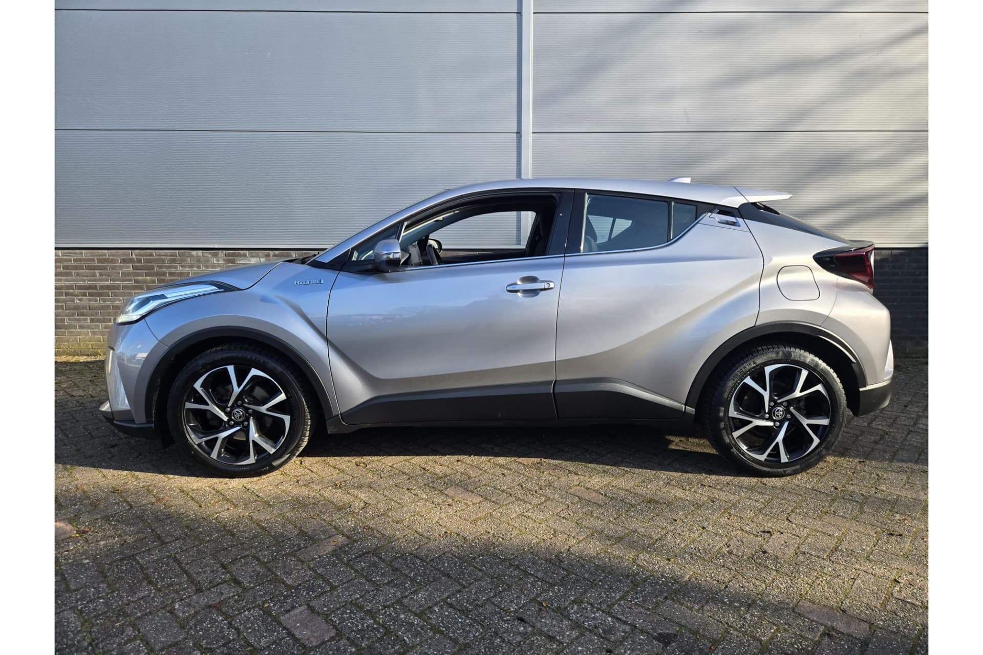 Toyota C-HR 1.8 Hybrid Dynamic thumbnail 5