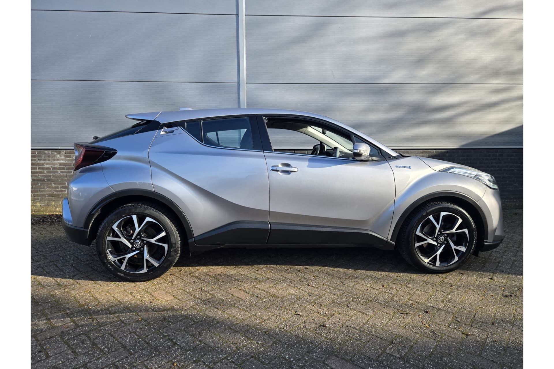 Toyota C-HR 1.8 Hybrid Dynamic thumbnail 6