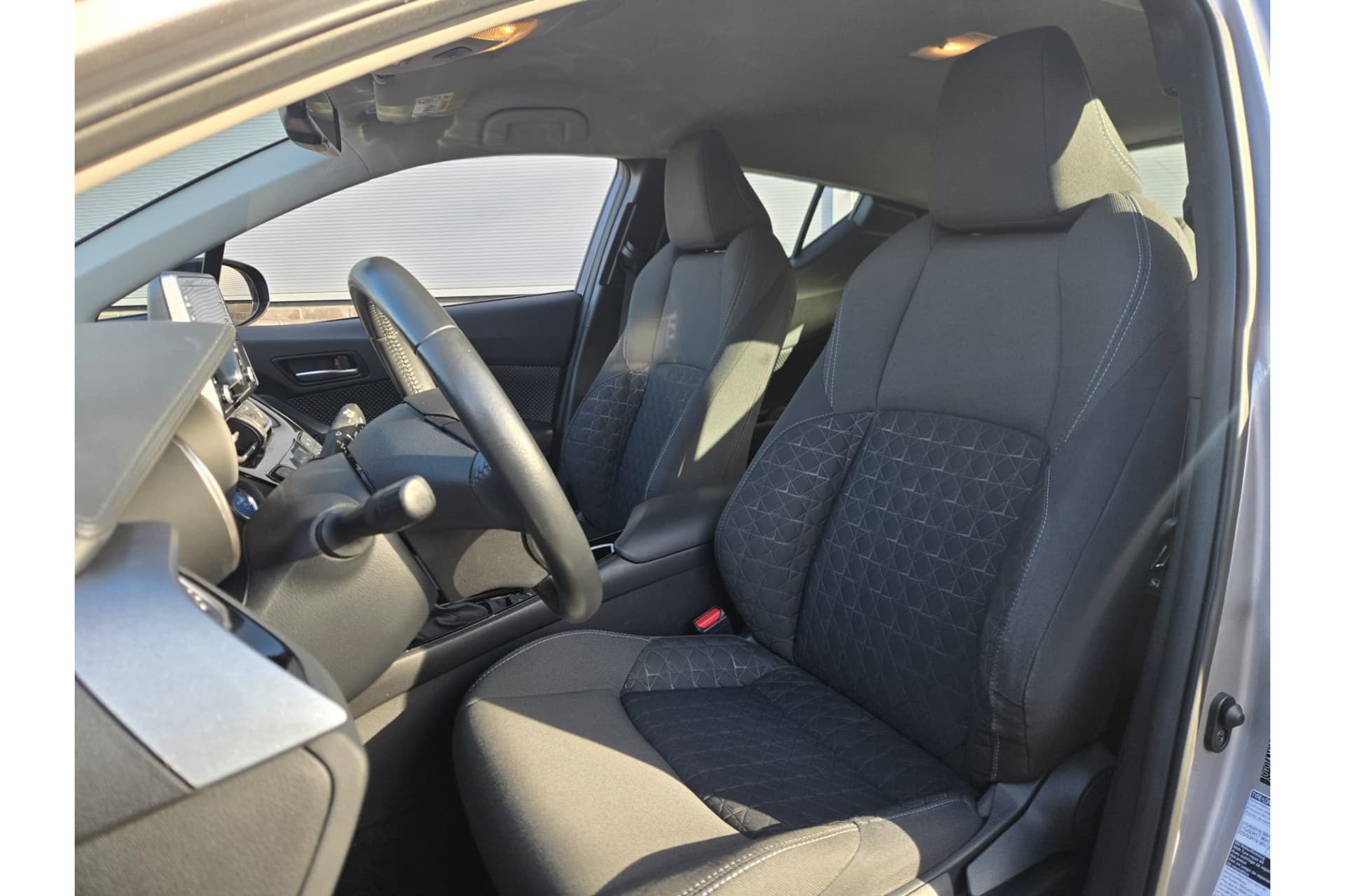 Toyota C-HR 1.8 Hybrid Dynamic thumbnail 7