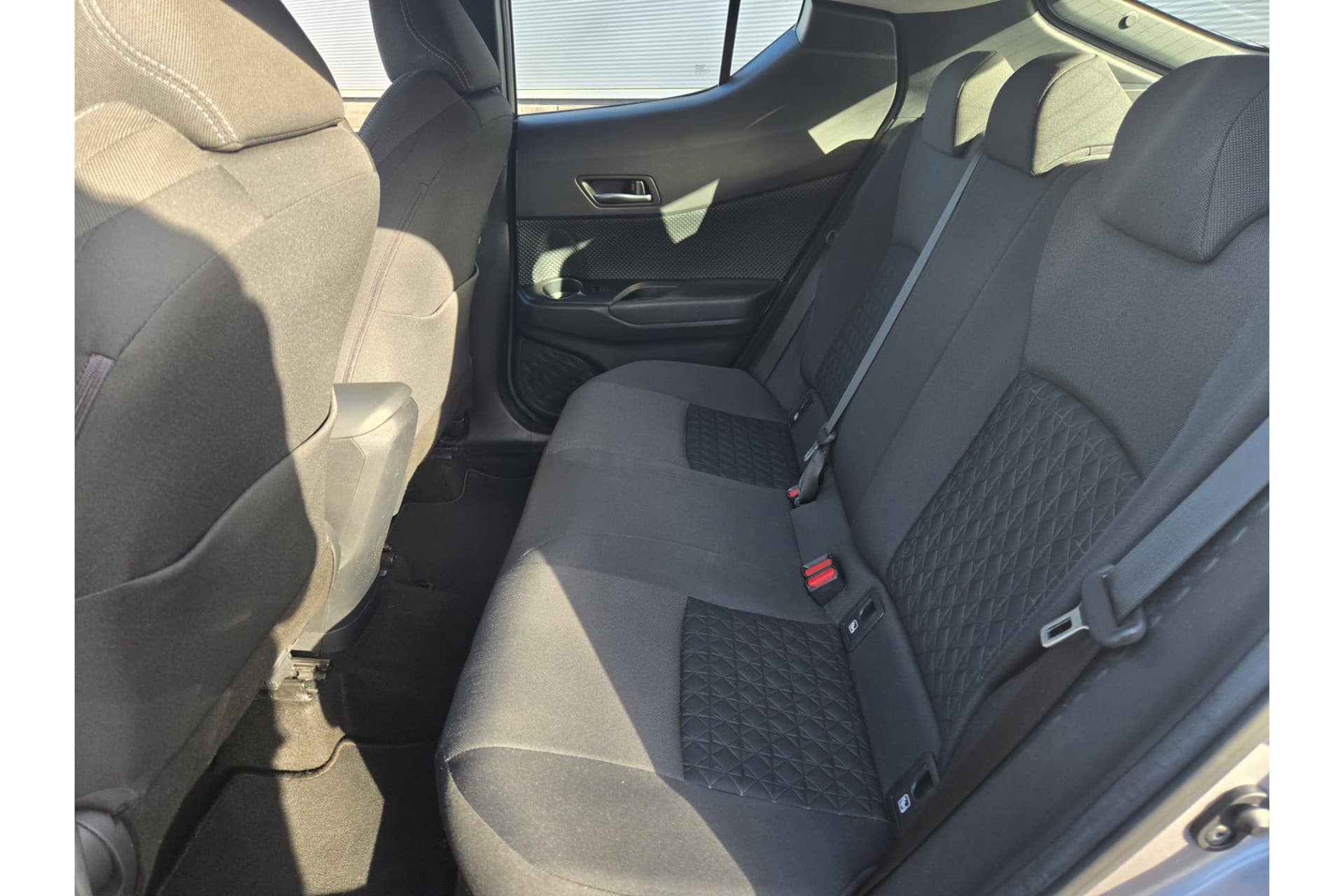 Toyota C-HR 1.8 Hybrid Dynamic thumbnail 8