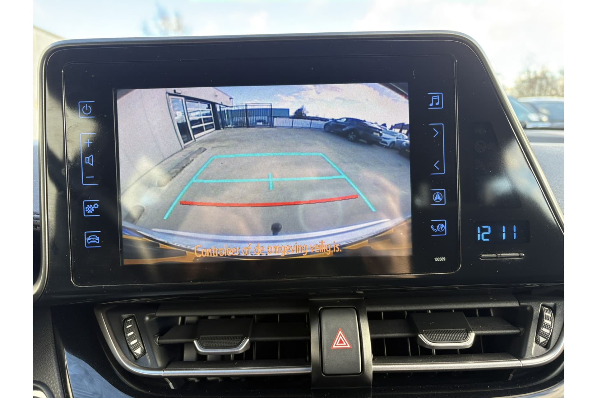 Toyota C-HR 1.2 Dynamic thumbnail 4