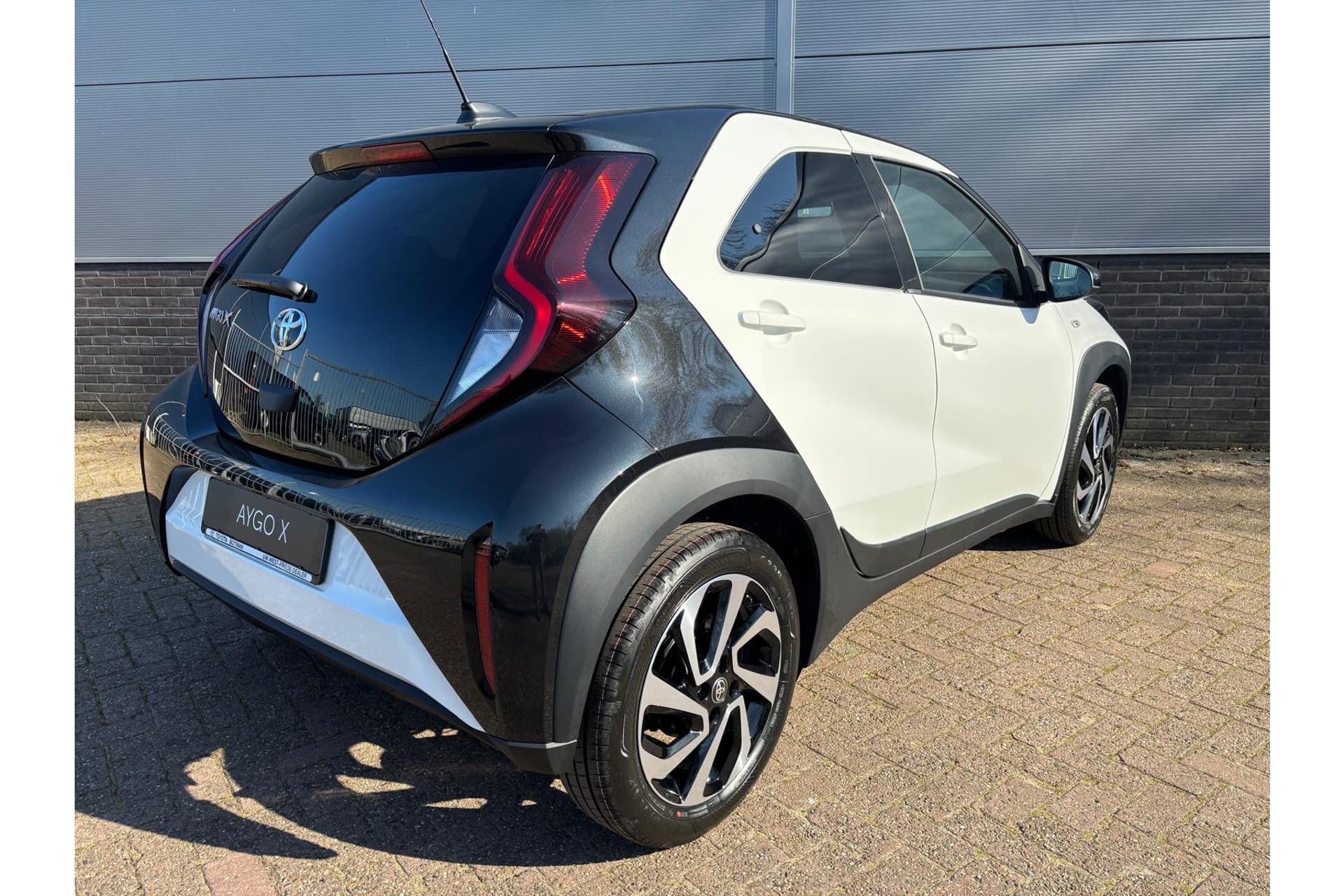 Toyota Aygo X 1.0 Vvt-I Mt Pulse Demonstratie Voertuig ! thumbnail 2