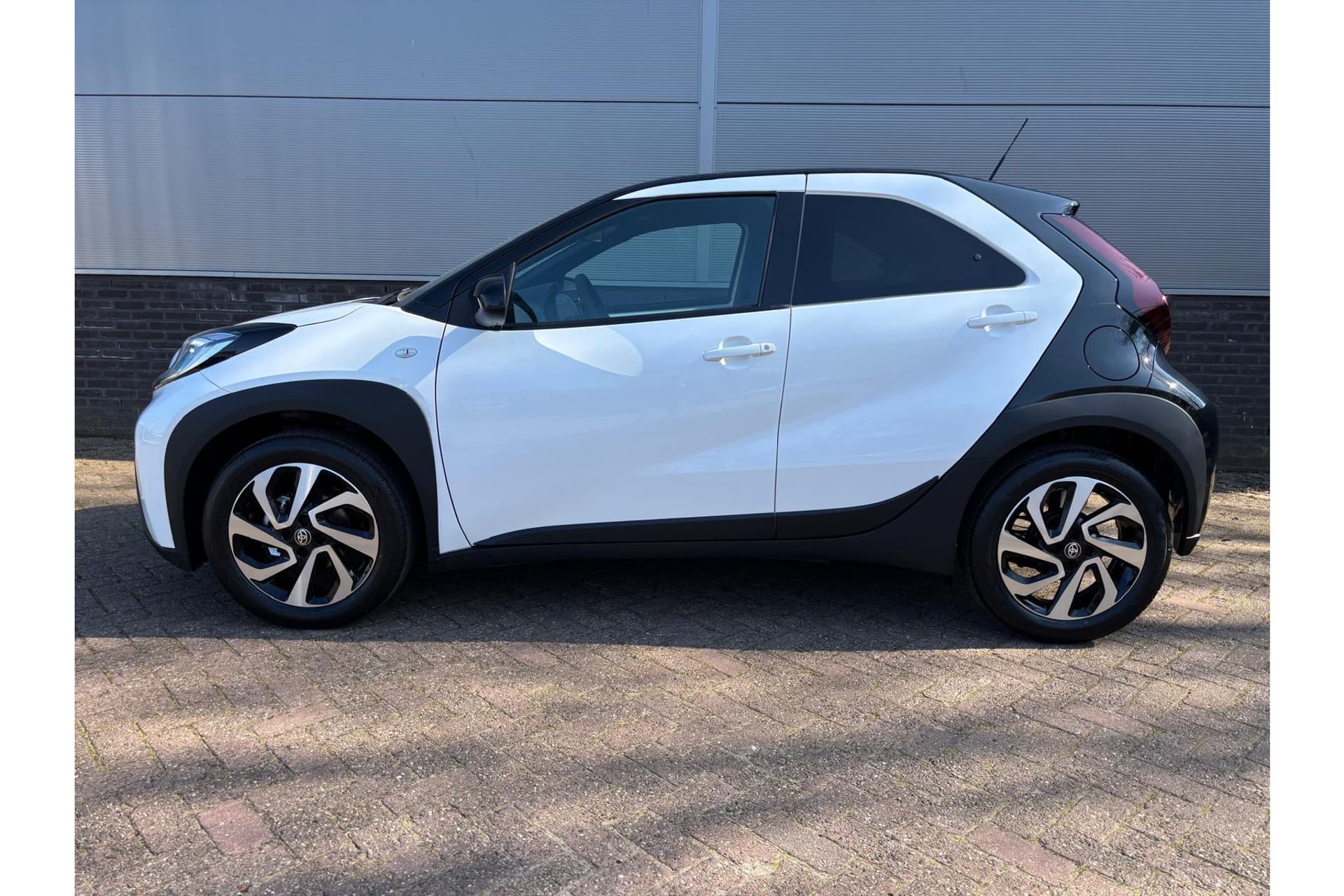 Toyota Aygo X 1.0 Vvt-I Mt Pulse Demonstratie Voertuig ! thumbnail 5