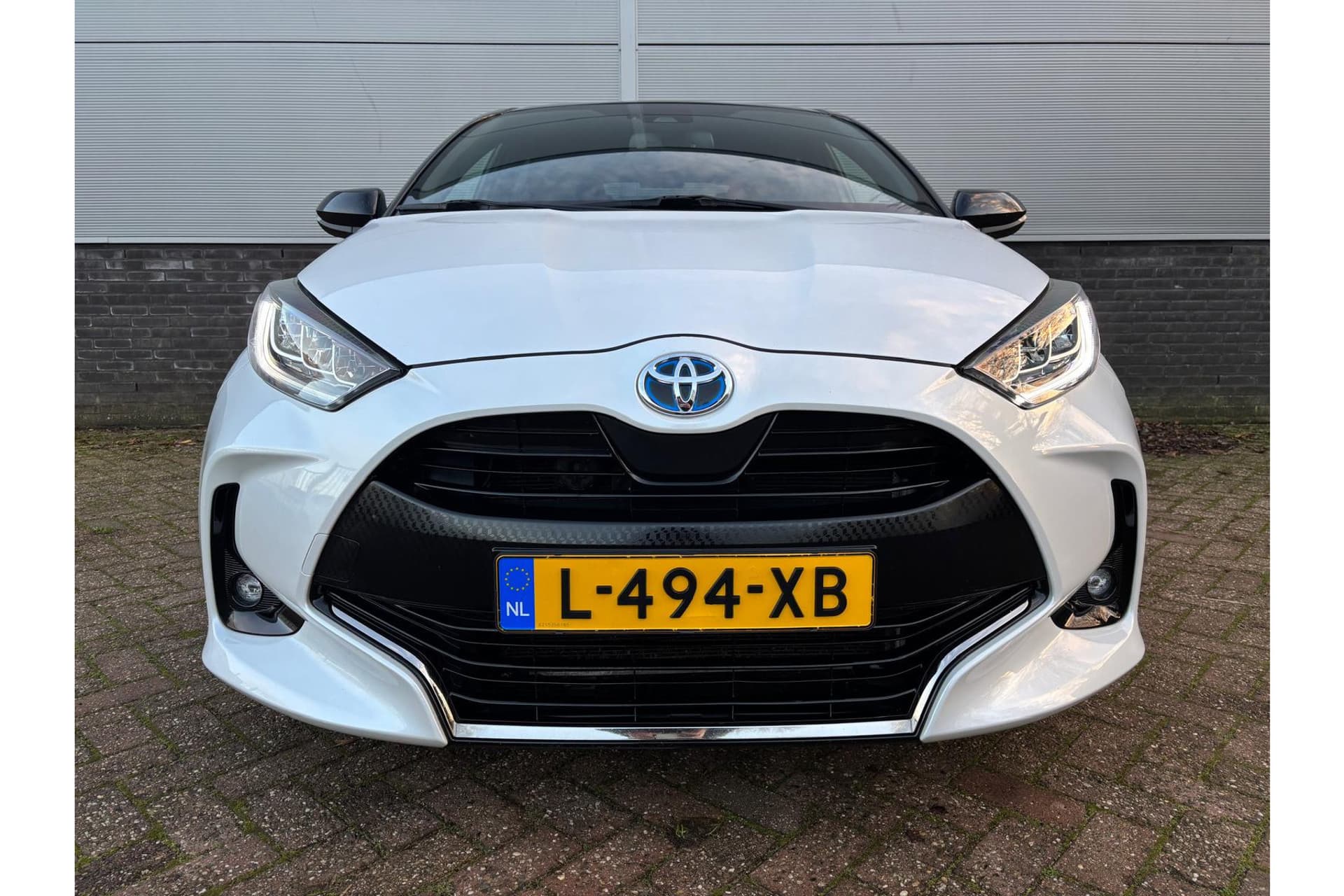 Toyota Yaris 1.5 Hybrid Executive Limited thumbnail 16