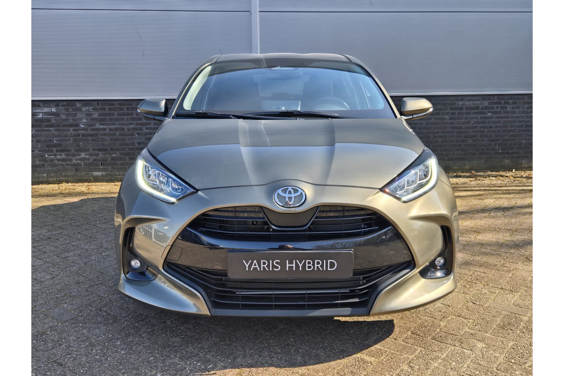 Toyota Yaris 1.5 Hybrid 115 First Edition Demonstratie Auto ! thumbnail 9