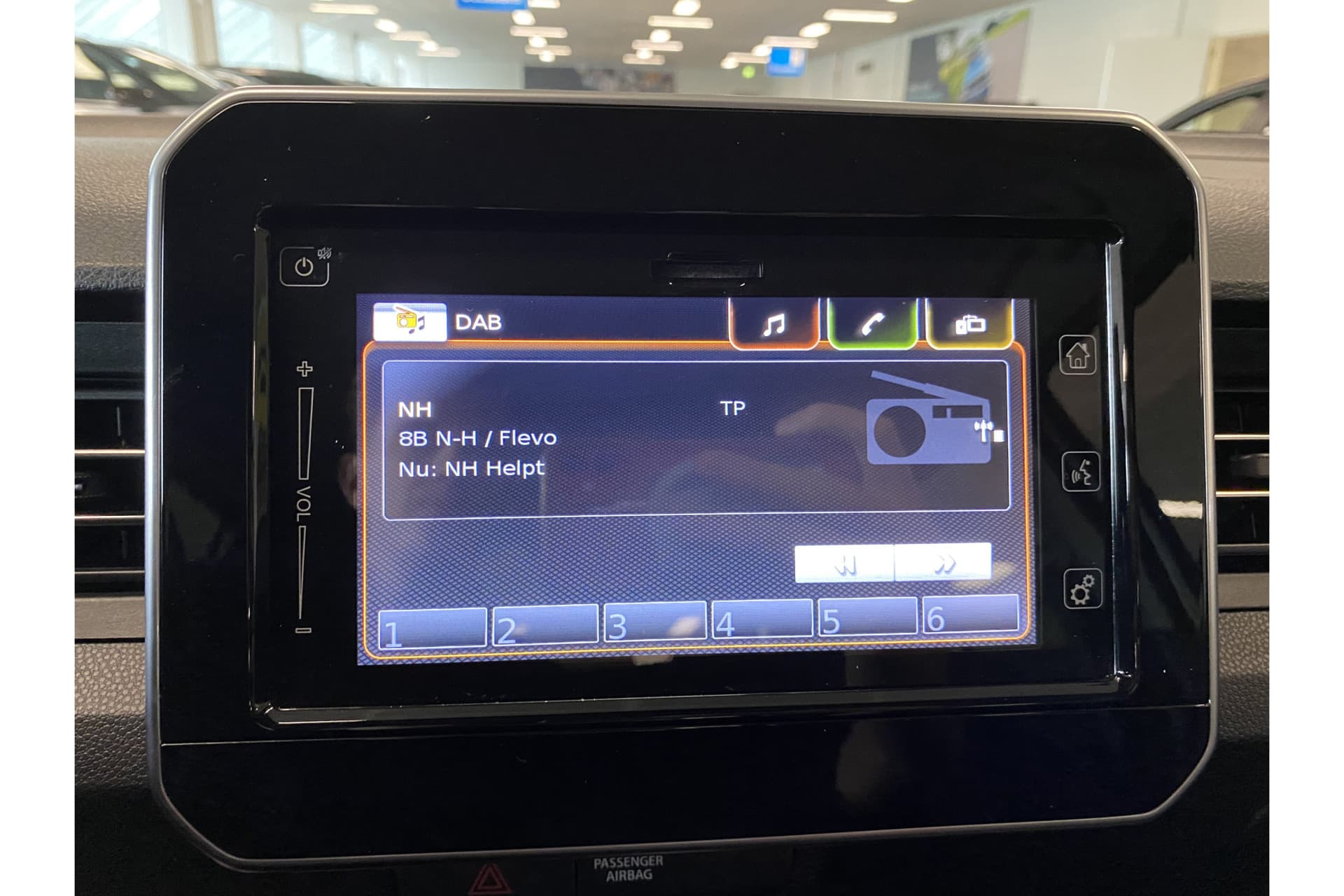 Suzuki Ignis 1.2 Smart Hybrid Select thumbnail 17