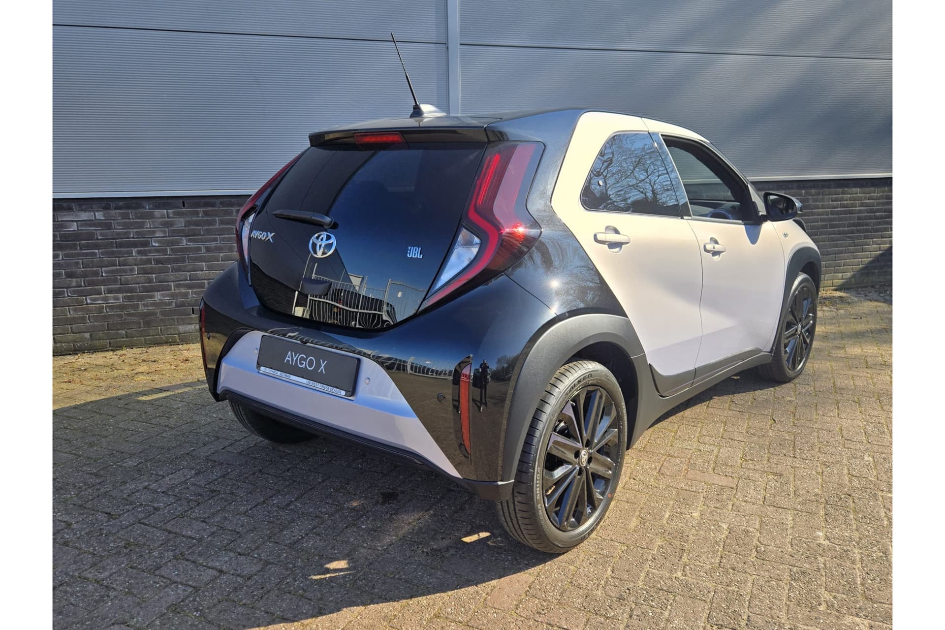 Toyota Aygo X 1.0 Vvt-I Mt Jbl, Nieuw Op Voorraad thumbnail 2