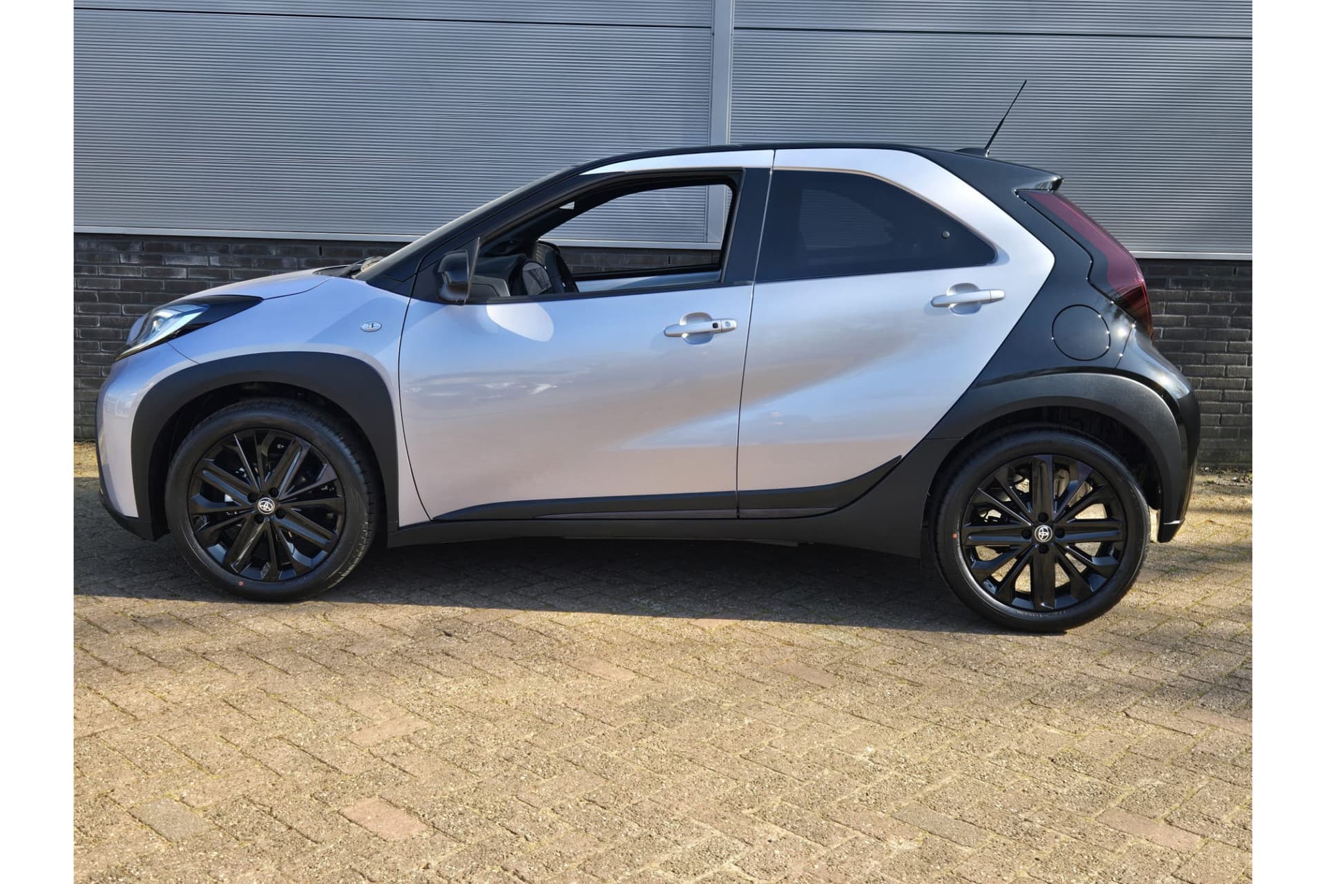 Toyota Aygo X 1.0 Vvt-I Mt Jbl, Nieuw Op Voorraad thumbnail 4