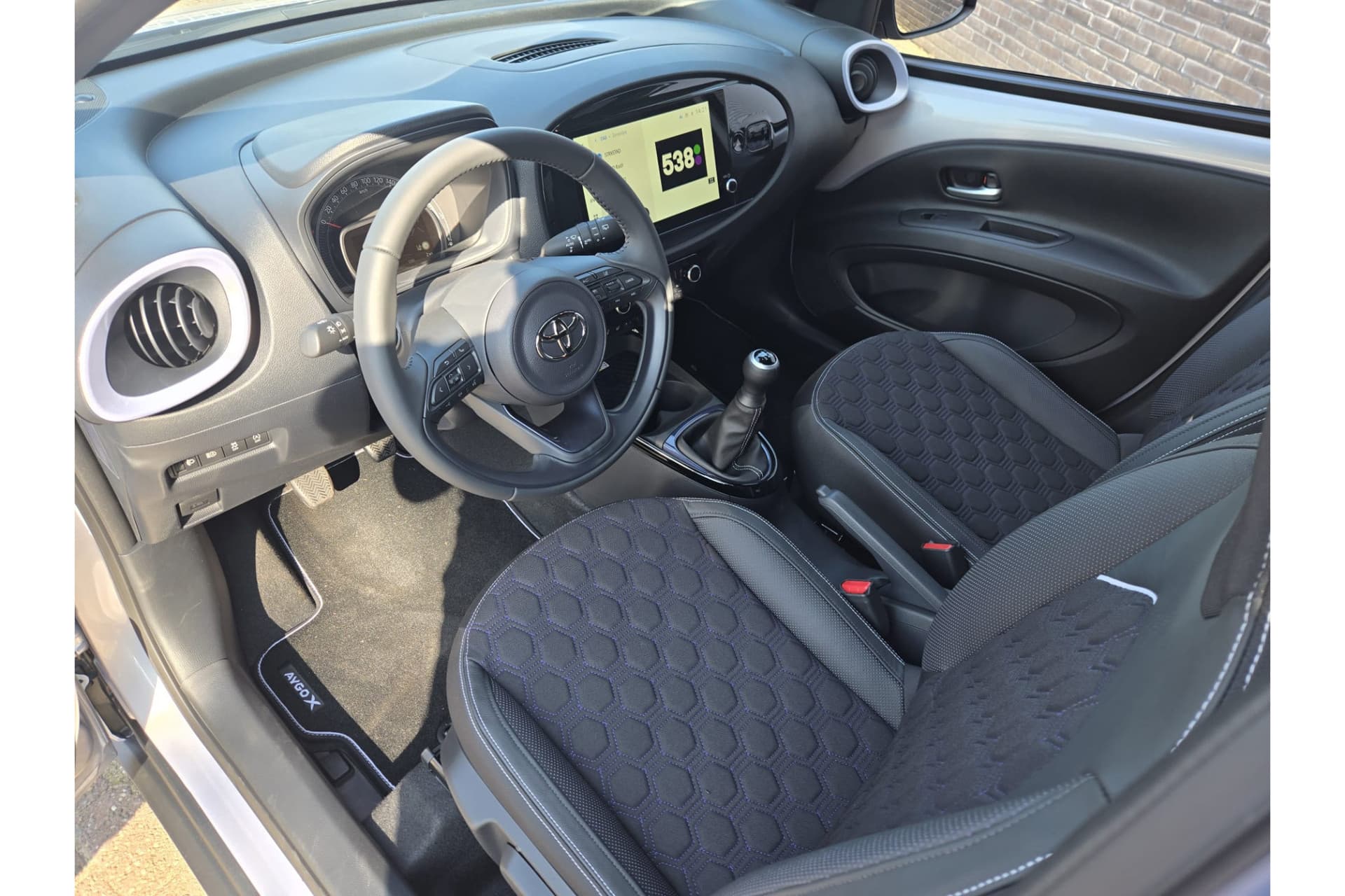 Toyota Aygo X 1.0 Vvt-I Mt Jbl, Nieuw Op Voorraad thumbnail 6