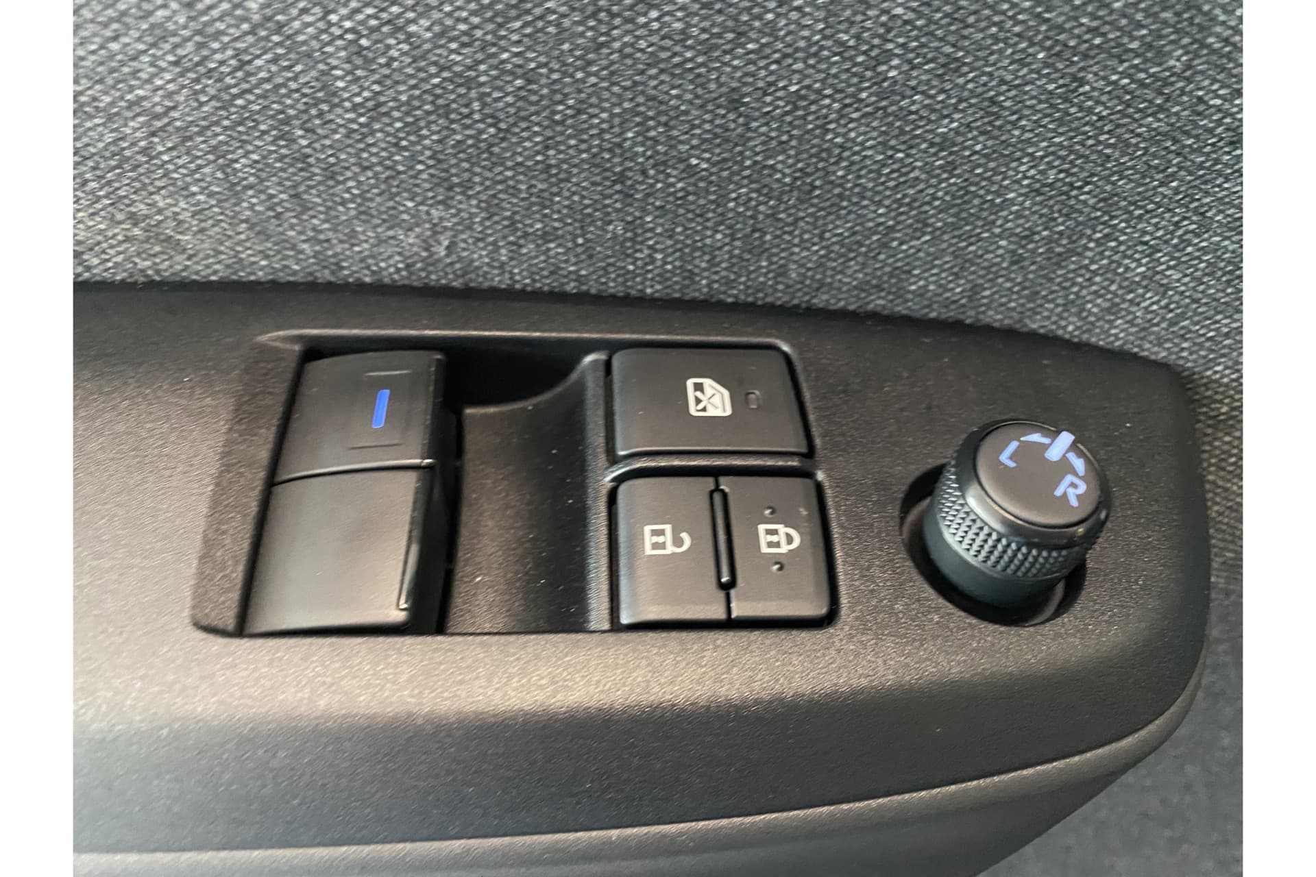 Toyota Yaris 1.5 Hybrid Active thumbnail 13