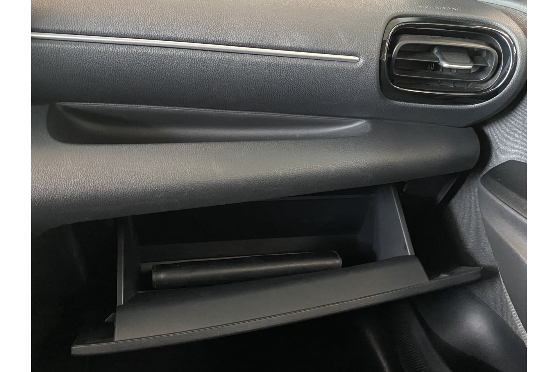 Toyota Yaris 1.5 Hybrid Active thumbnail 28