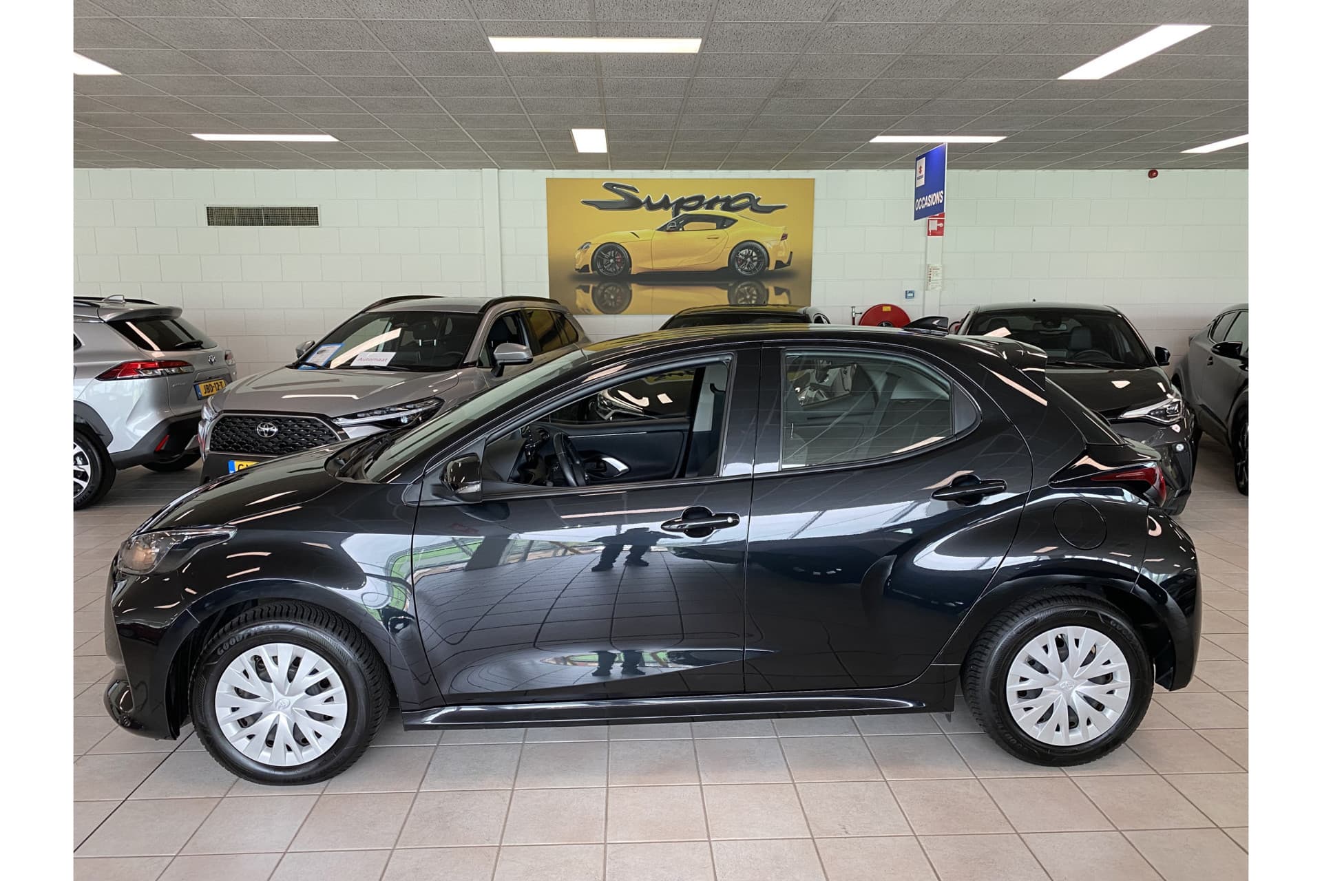 Toyota Yaris 1.5 Hybrid Active thumbnail 3