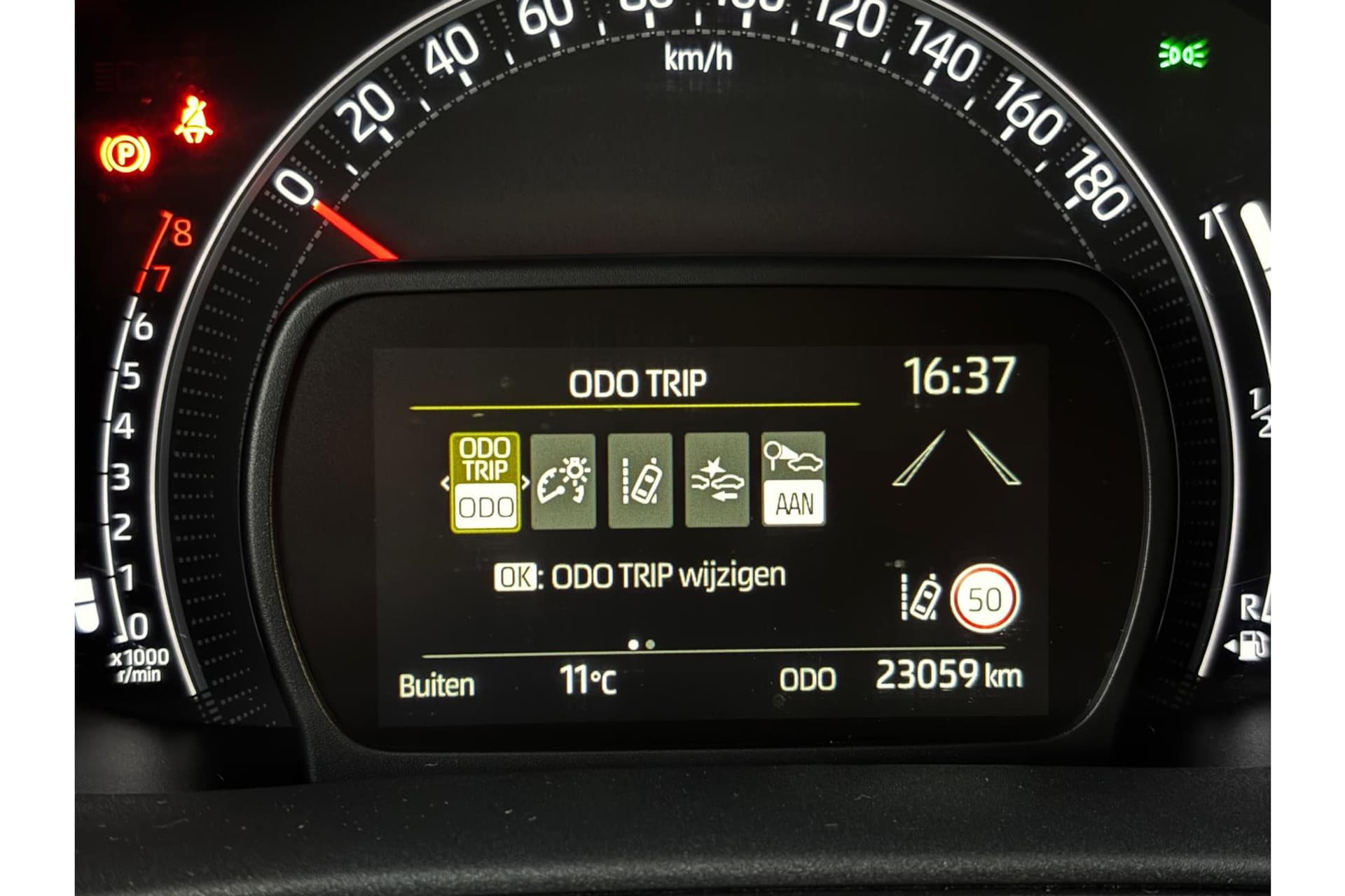 Toyota Aygo X 1.0 Vvt-I Mt Play thumbnail 3