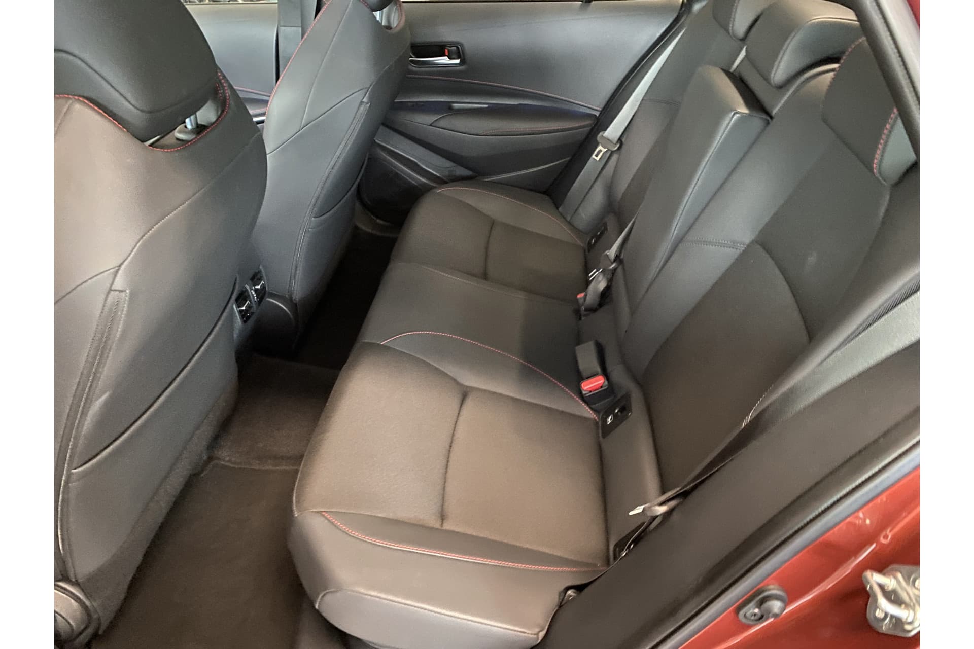 Toyota Corolla Touring Sports Hybrid 180 Gr Sport thumbnail 10