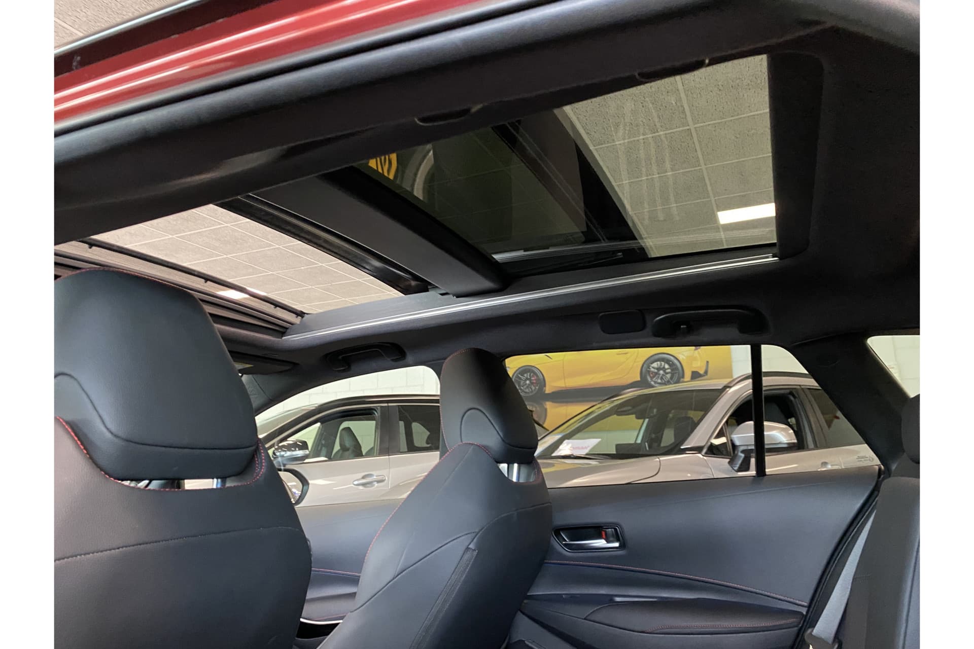 Toyota Corolla Touring Sports Hybrid 180 Gr Sport thumbnail 14