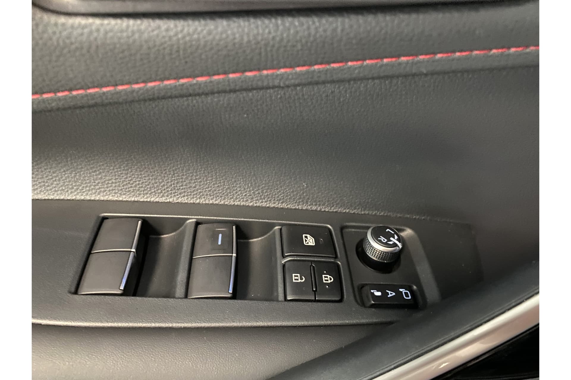 Toyota Corolla Touring Sports Hybrid 180 Gr Sport thumbnail 19