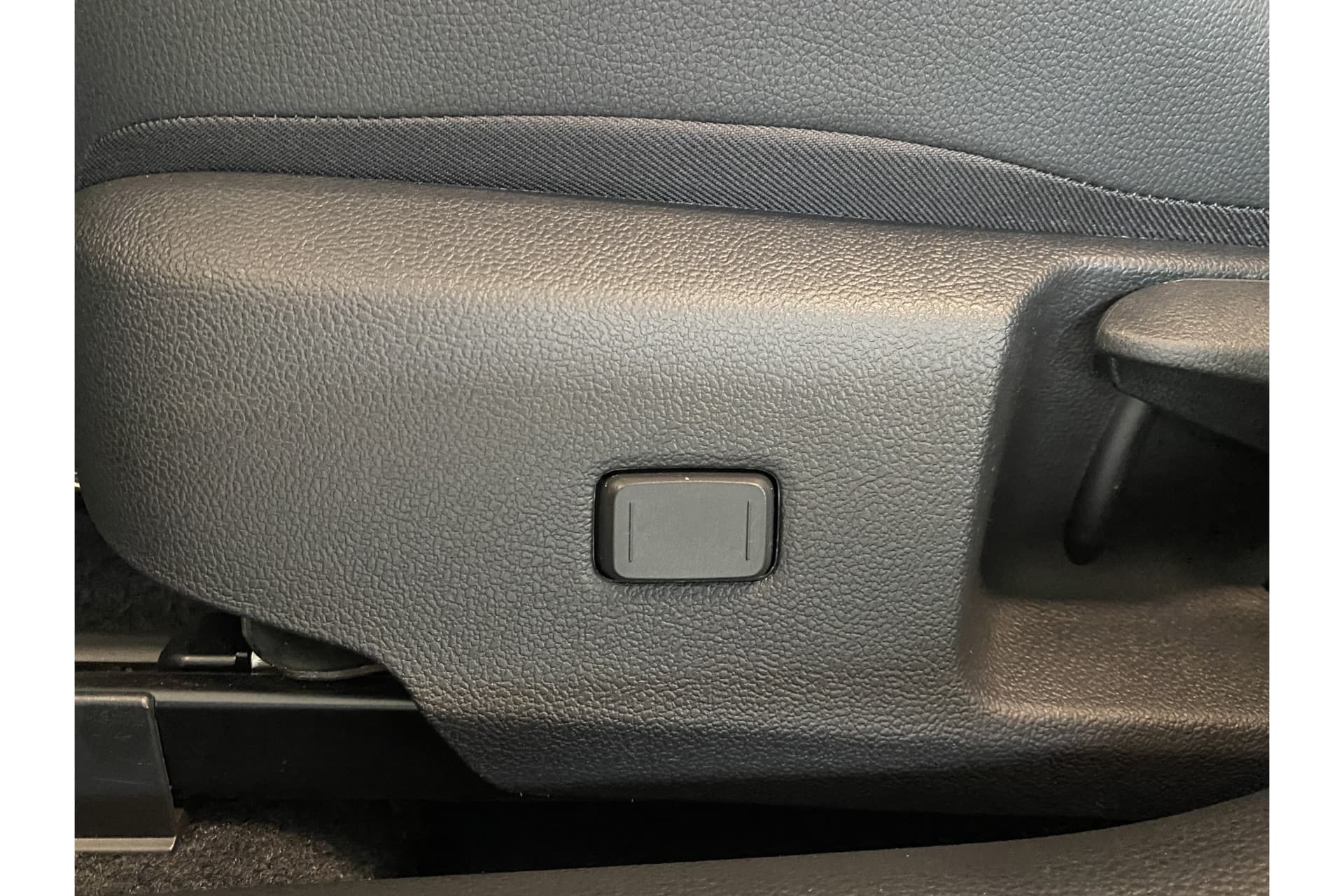 Toyota Corolla Touring Sports Hybrid 180 Gr Sport thumbnail 23