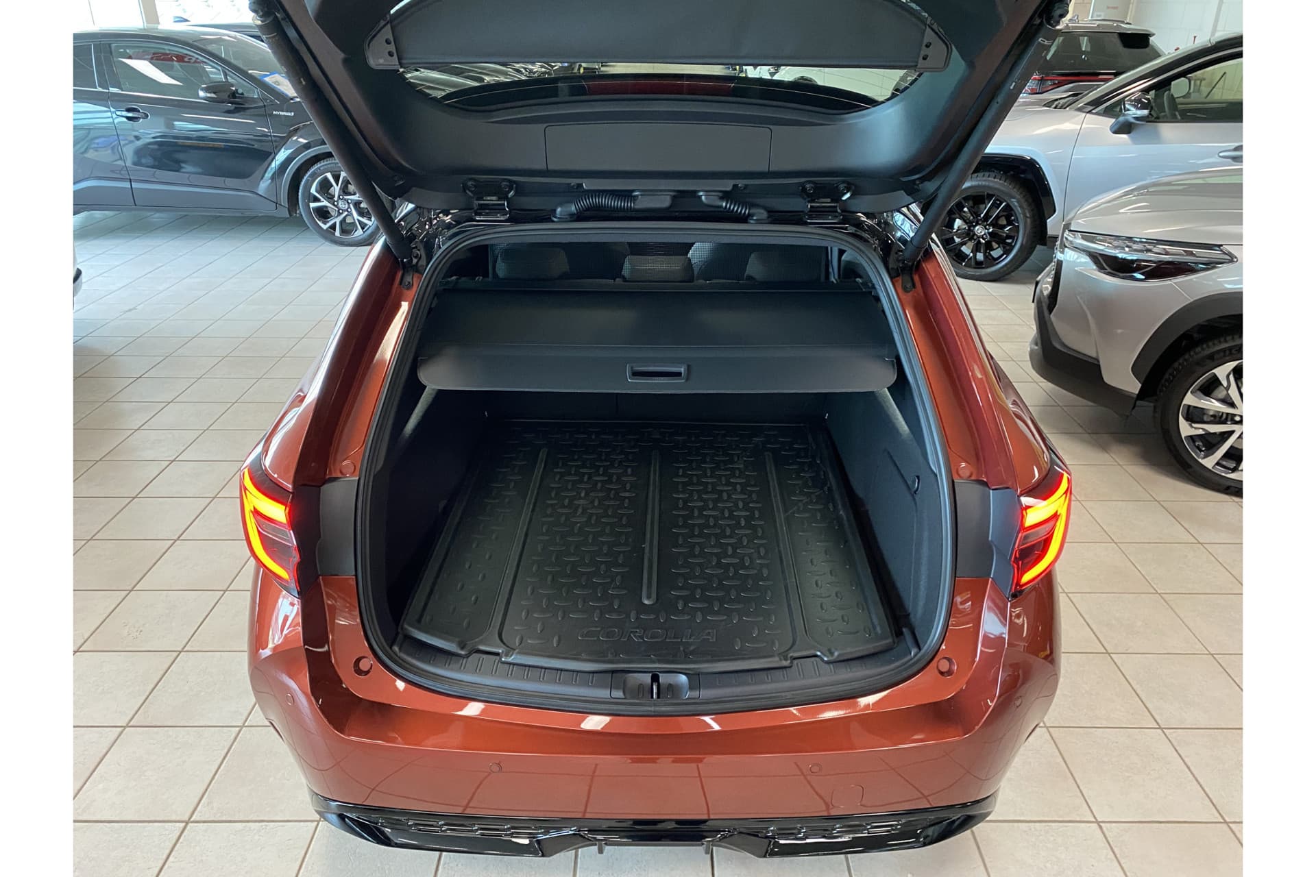 Toyota Corolla Touring Sports Hybrid 180 Gr Sport thumbnail 8