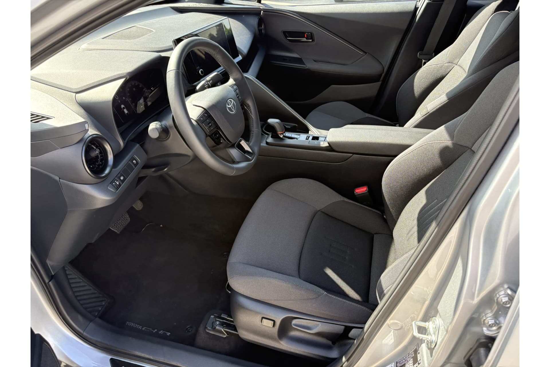 Toyota C-HR 1.8 Hybrid 140 Dynamic Plus Limited Automaat 140Pk thumbnail 12