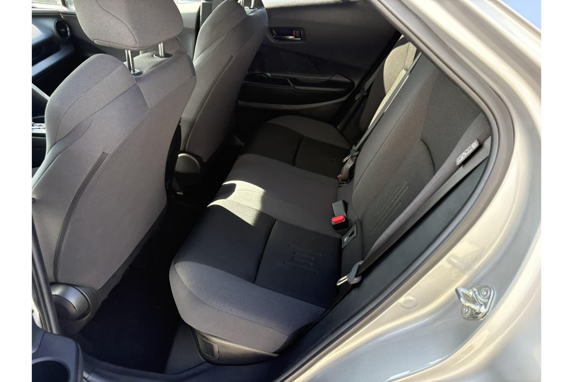 Toyota C-HR 1.8 Hybrid 140 Dynamic Plus Limited Automaat 140Pk thumbnail 13