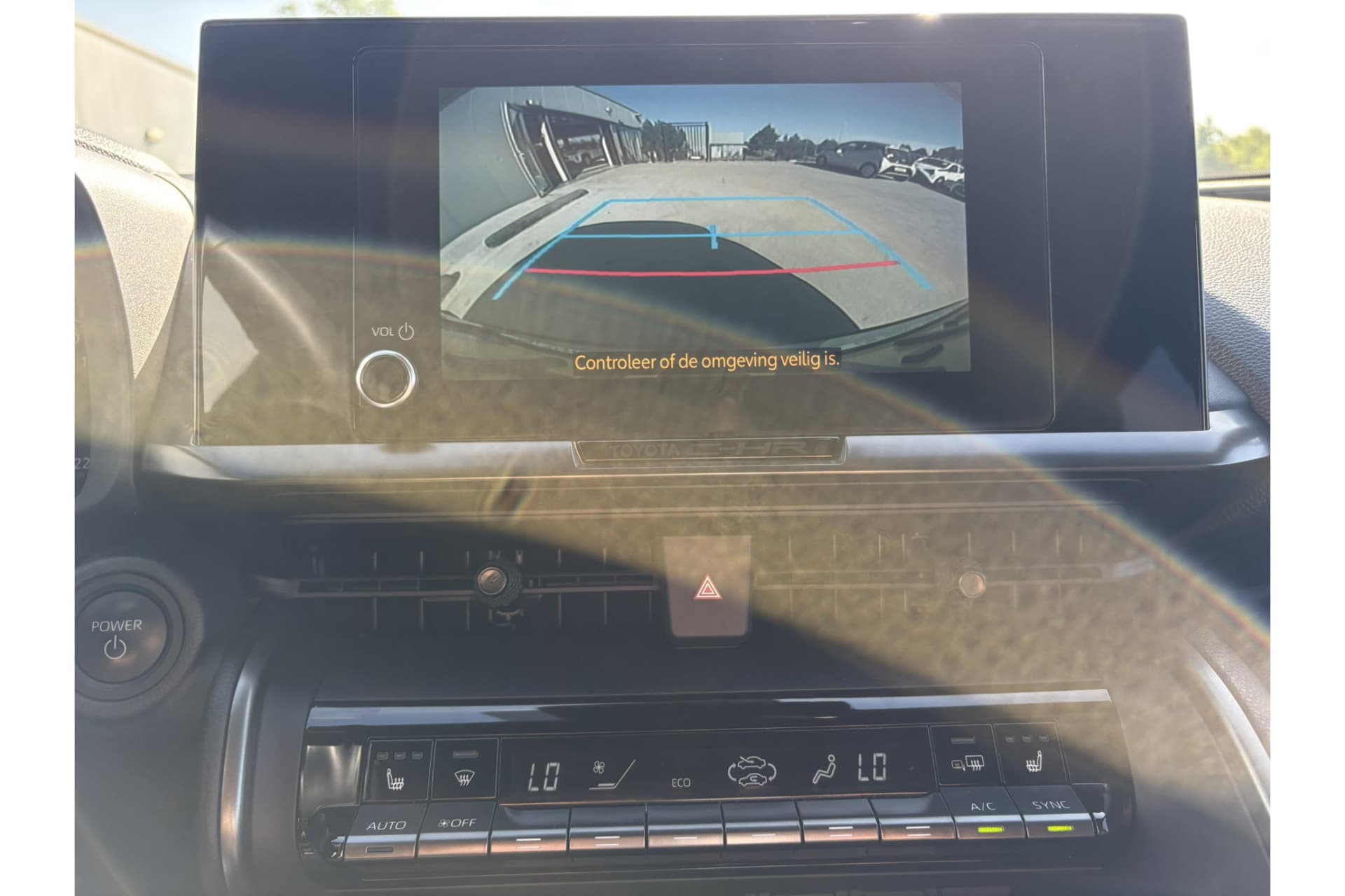 Toyota C-HR 1.8 Hybrid 140 Dynamic Plus Limited Automaat 140Pk thumbnail 2