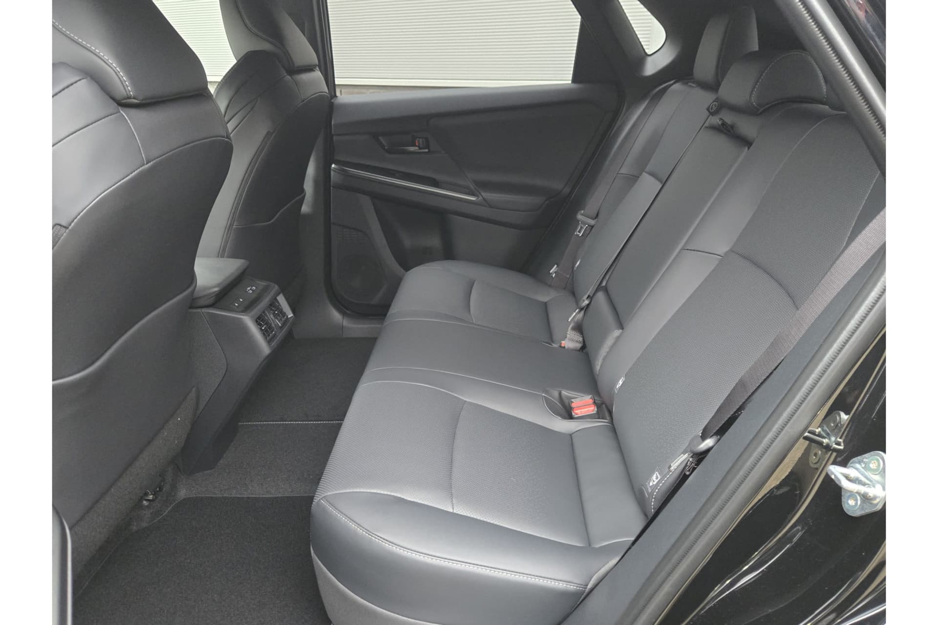 Toyota BZ4X Executive 73 Kwh Demonstratie Auto ! thumbnail 7