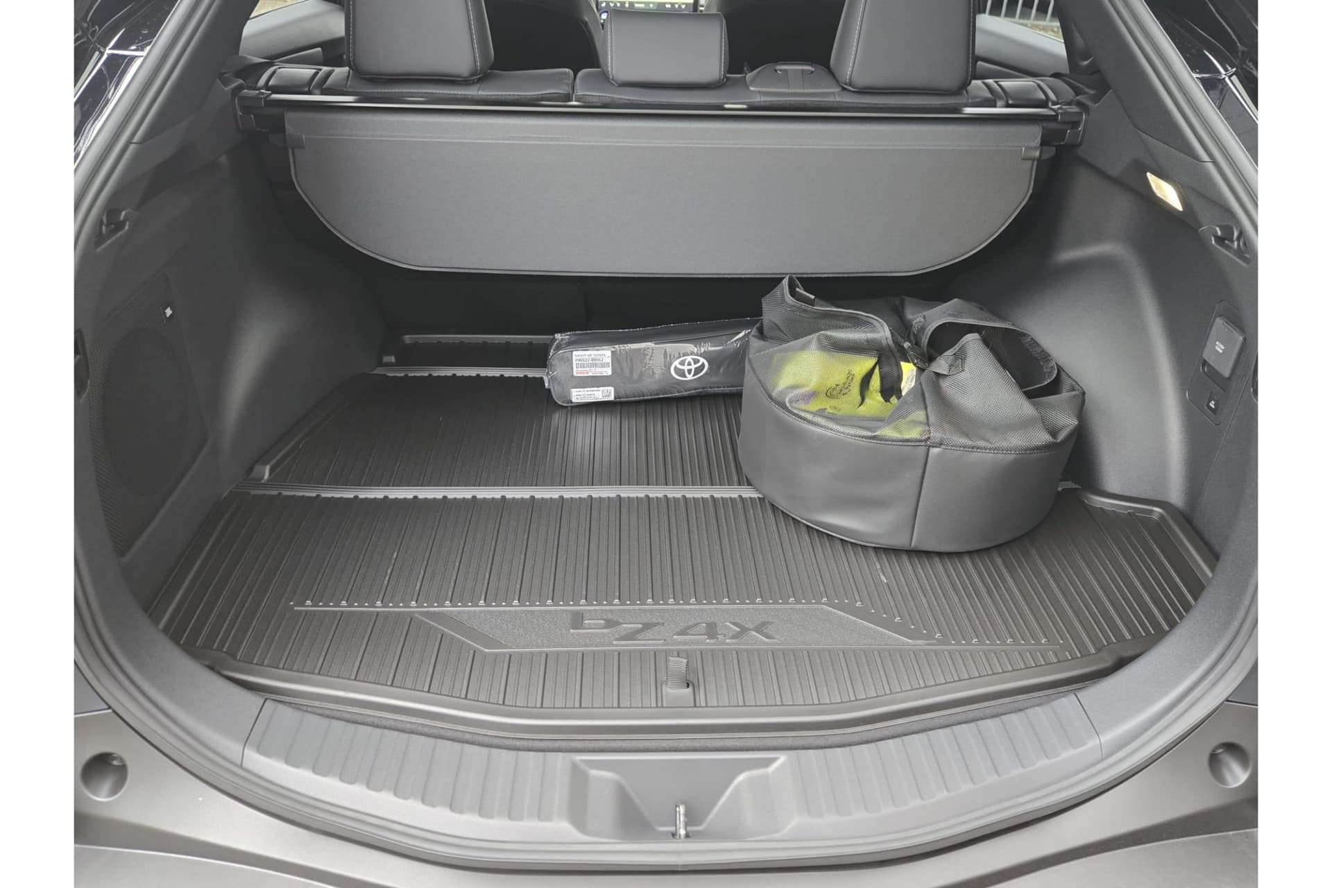 Toyota BZ4X Executive 73 Kwh Demonstratie Auto ! thumbnail 8