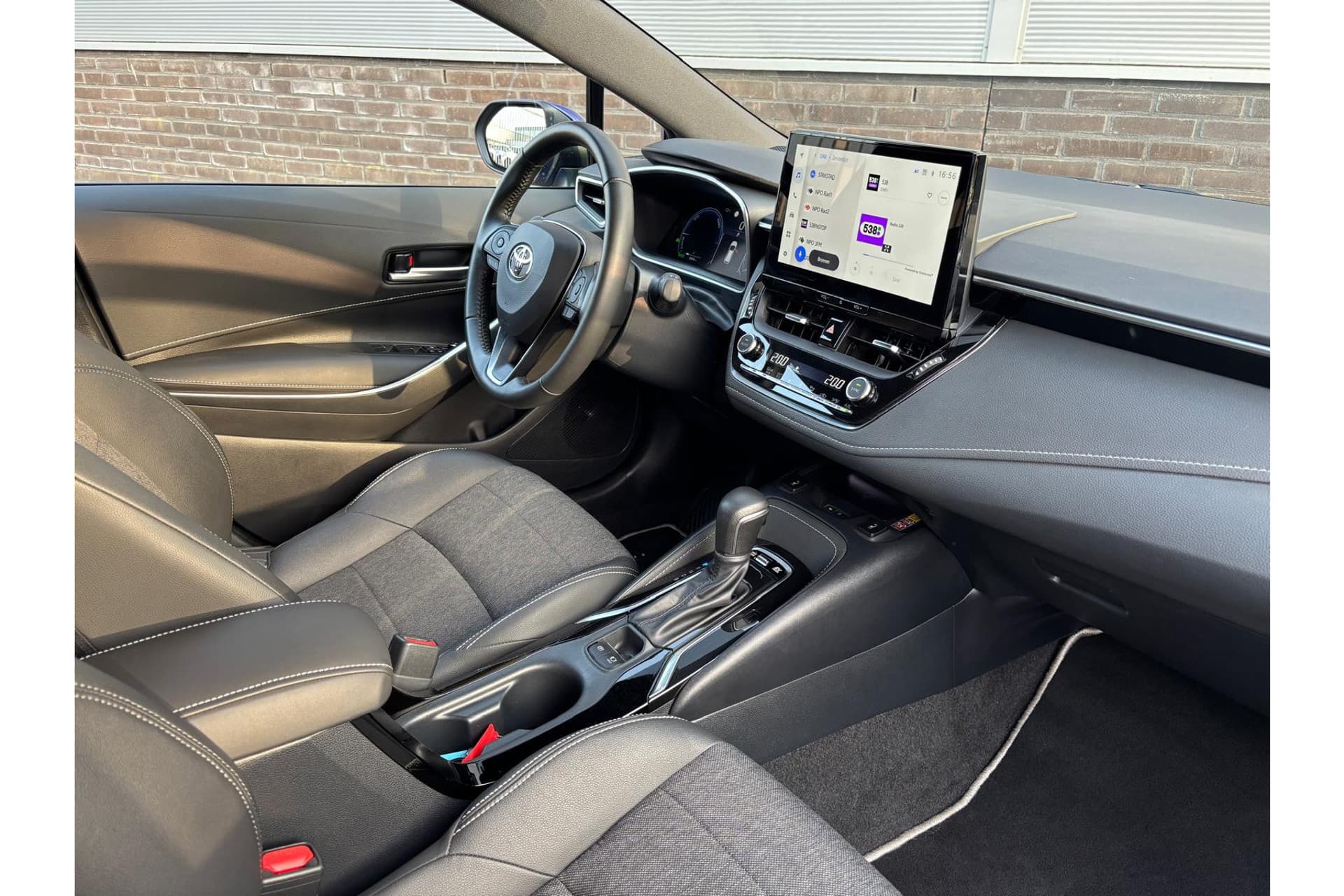 Toyota Corolla Touring Sports Hybrid 140 Dynamic thumbnail 16