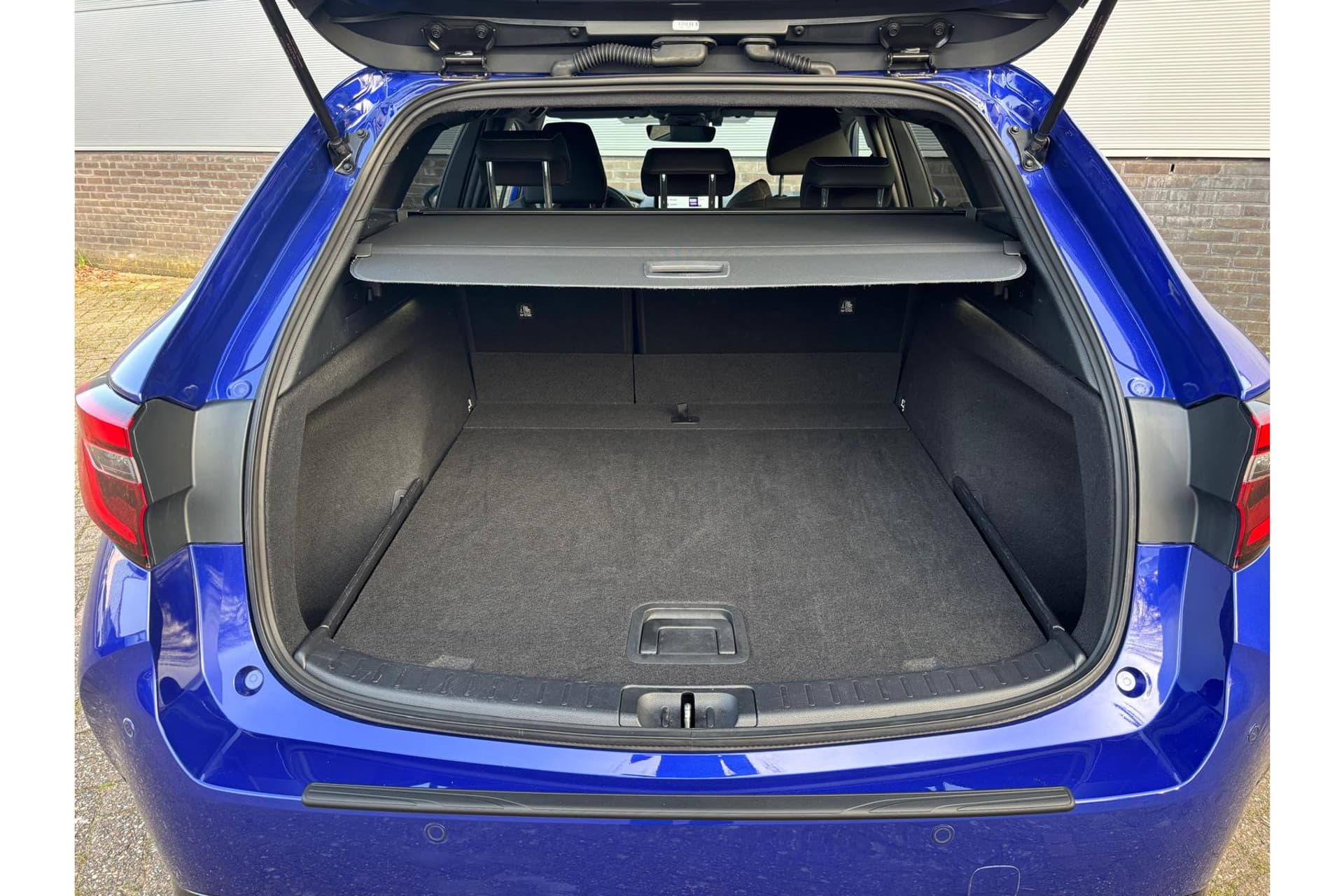 Toyota Corolla Touring Sports Hybrid 140 Dynamic thumbnail 7