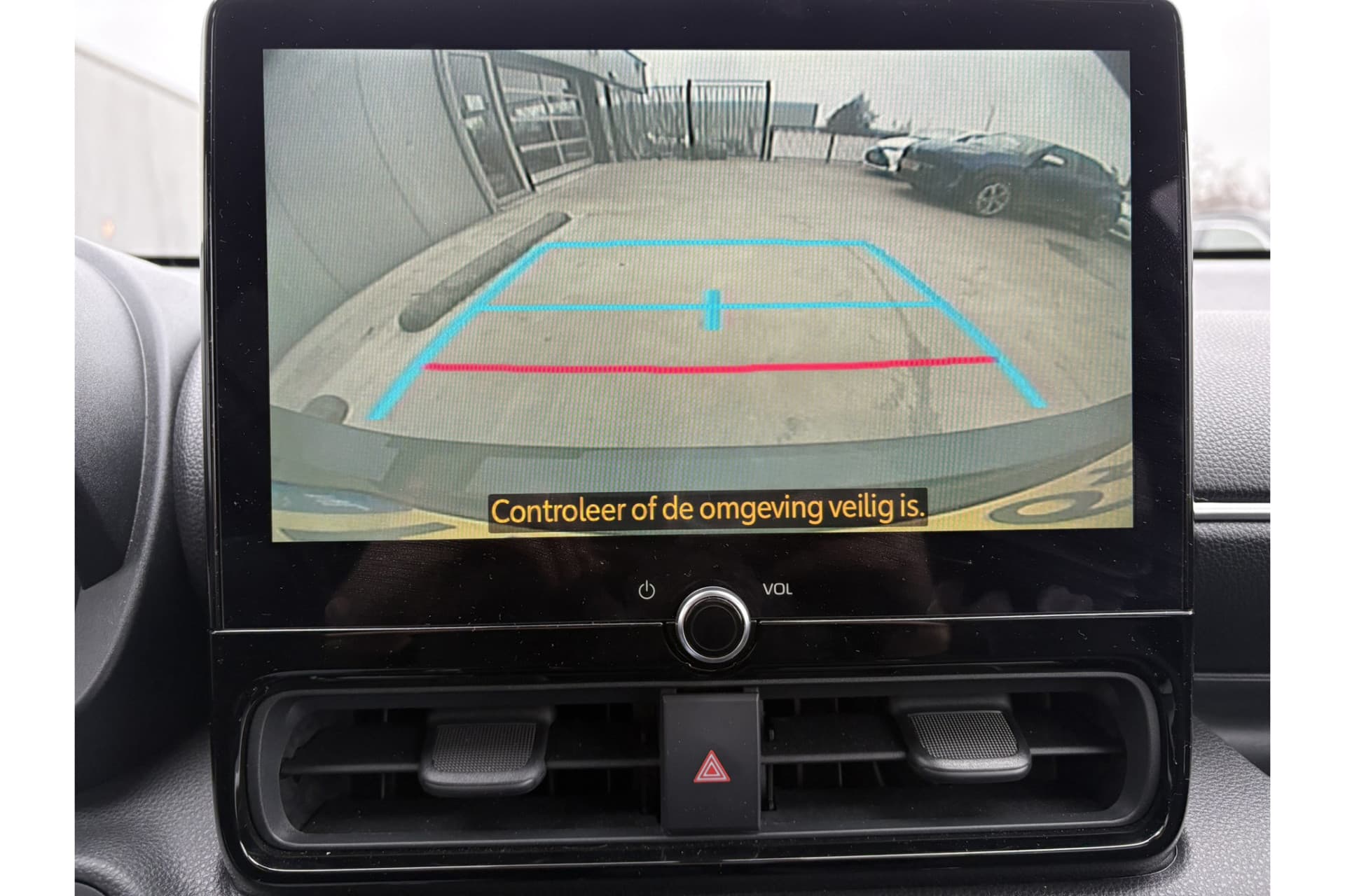 Toyota Yaris 1.5 Hybrid 115 Dynamic thumbnail 4