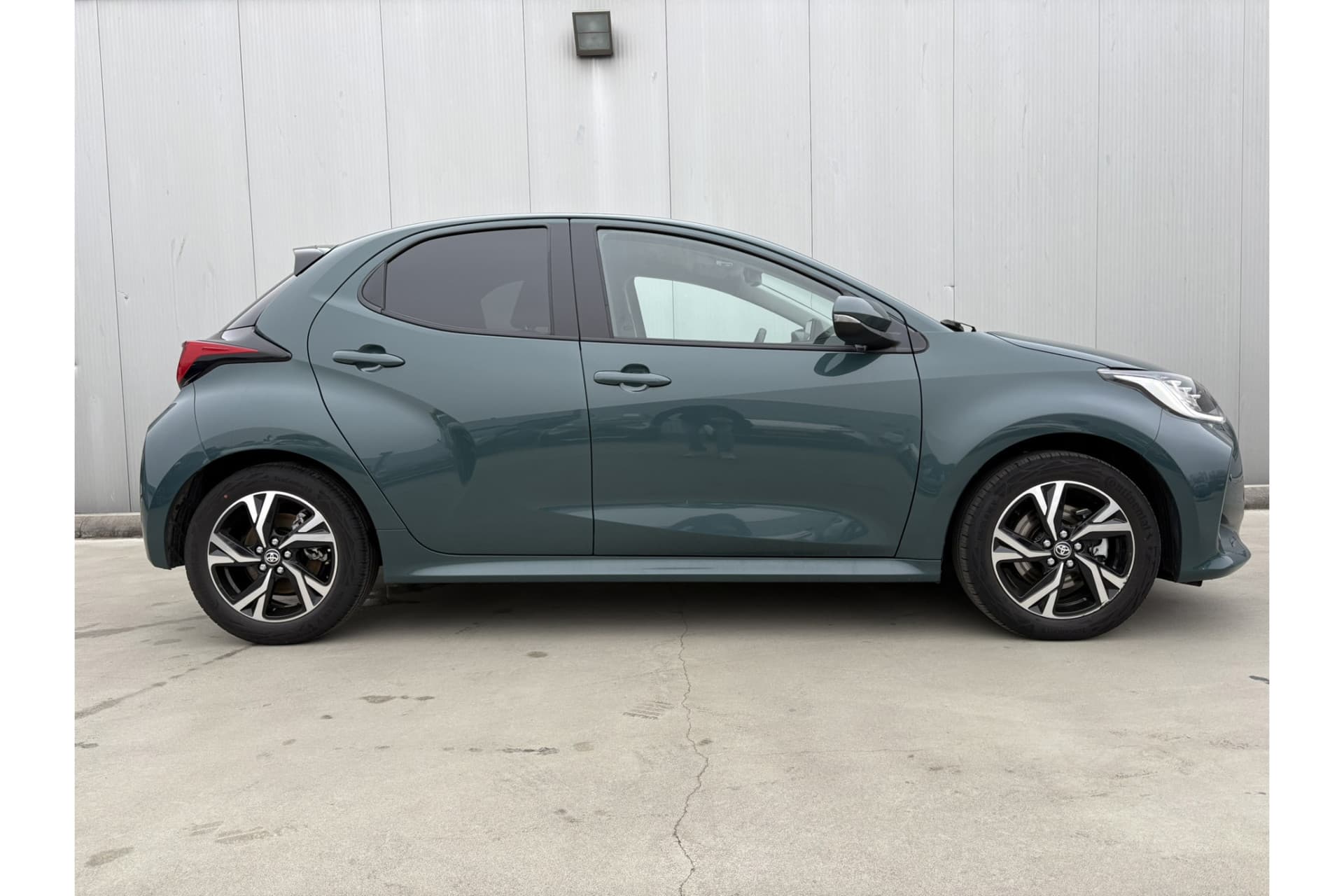 Toyota Yaris 1.5 Hybrid 115 Dynamic thumbnail 7