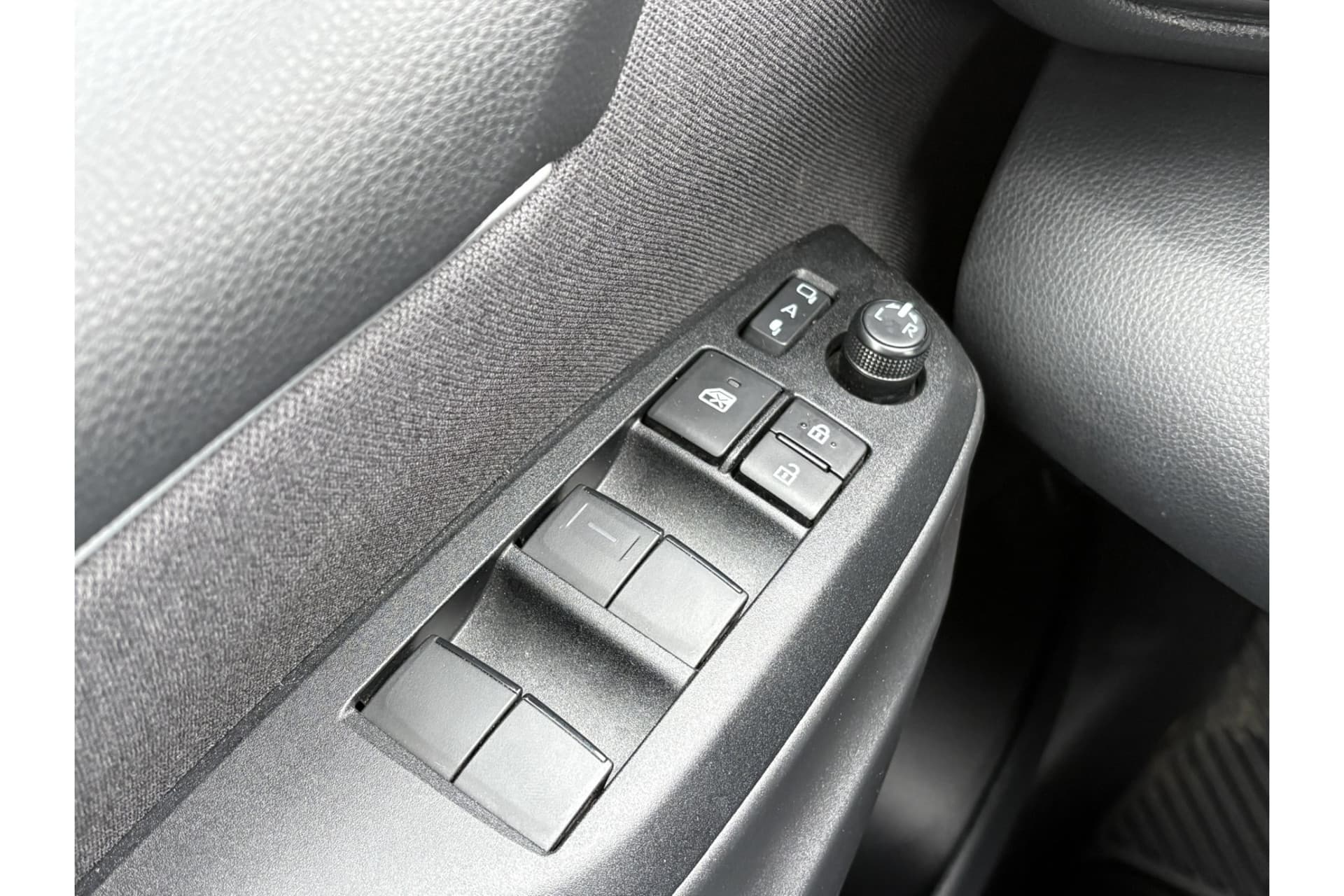 Toyota Yaris 1.5 Hybrid 115 Dynamic thumbnail 9