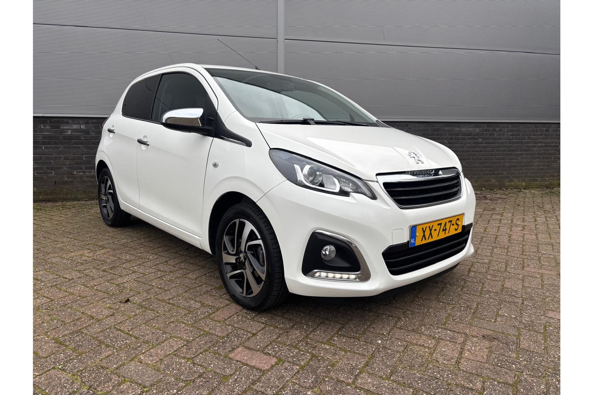 Peugeot 108 1.0 E-Vti Allure Apple Carplay thumbnail 10