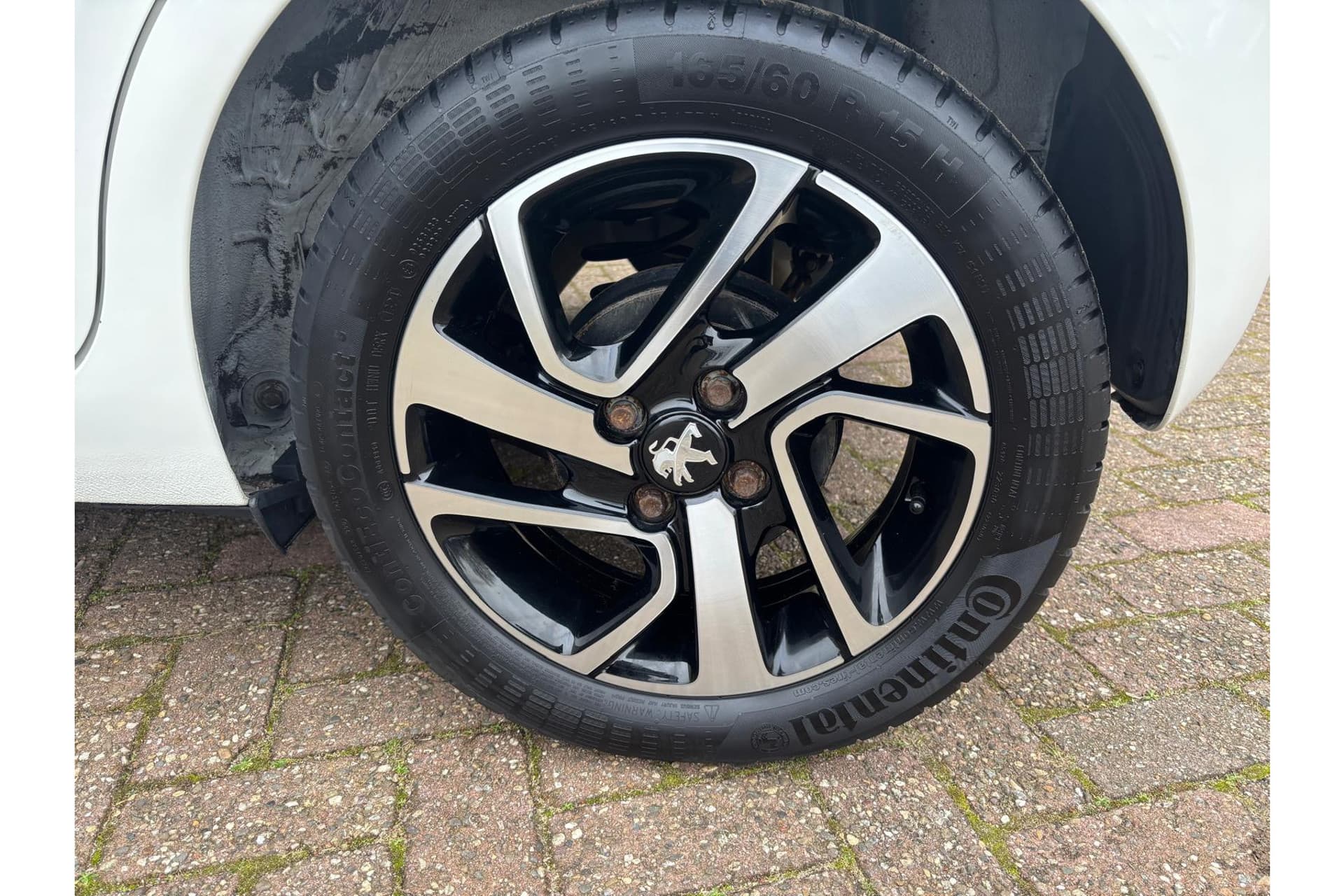 Peugeot 108 1.0 E-Vti Allure Apple Carplay thumbnail 11