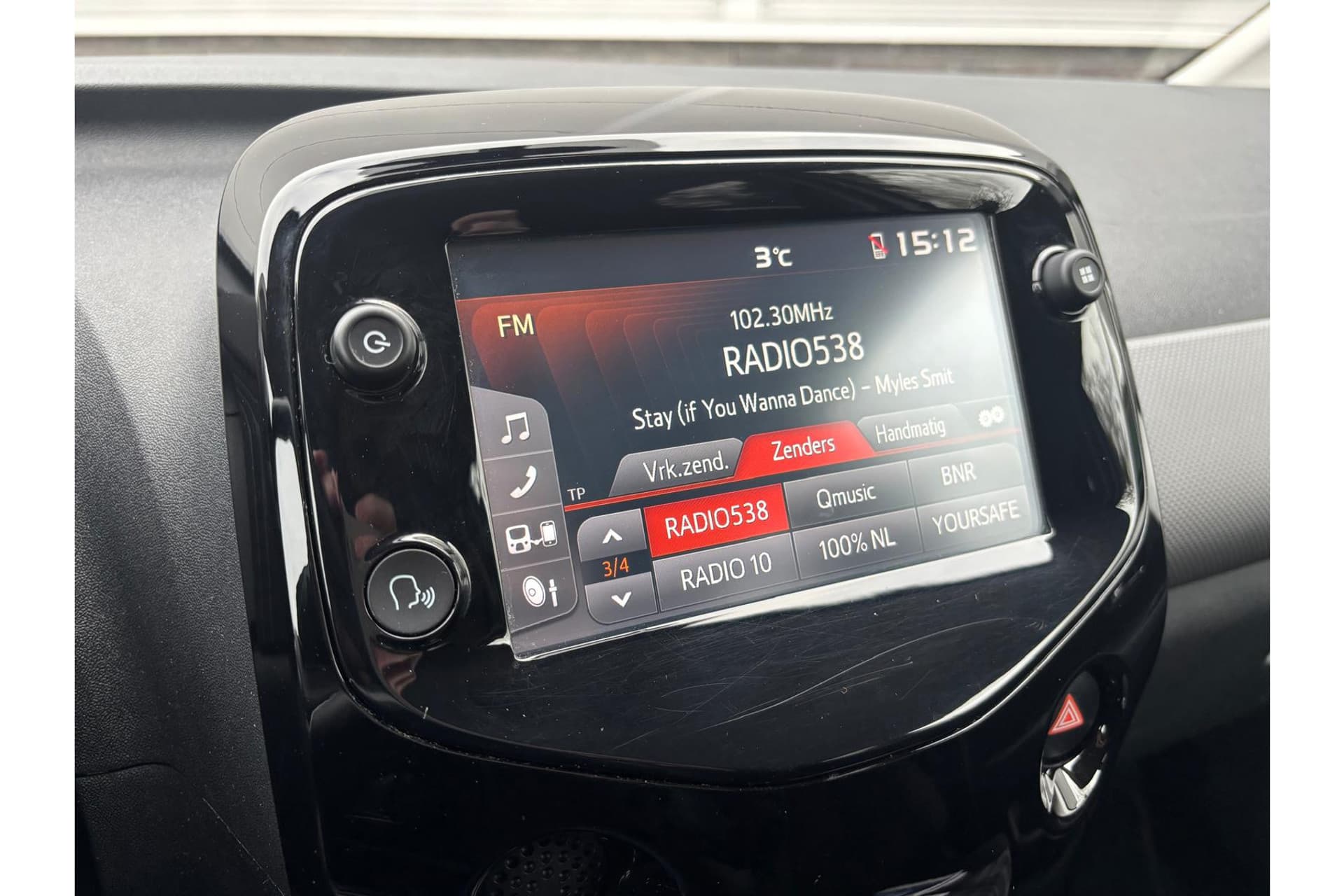 Peugeot 108 1.0 E-Vti Allure Apple Carplay thumbnail 12