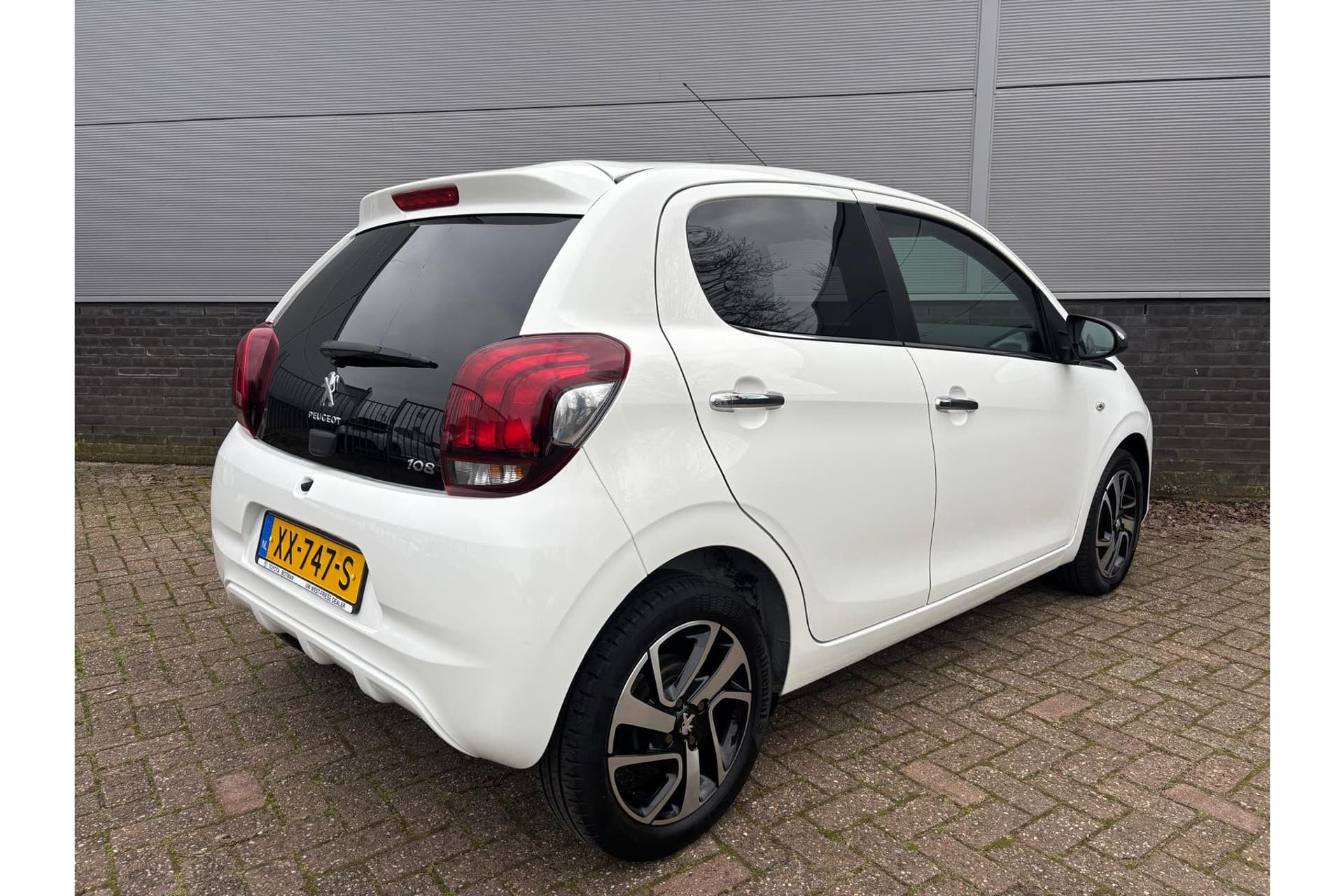 Peugeot 108 1.0 E-Vti Allure Apple Carplay thumbnail 15