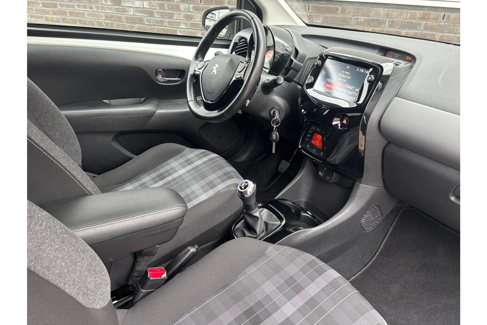 Peugeot 108 1.0 E-Vti Allure Apple Carplay thumbnail 18