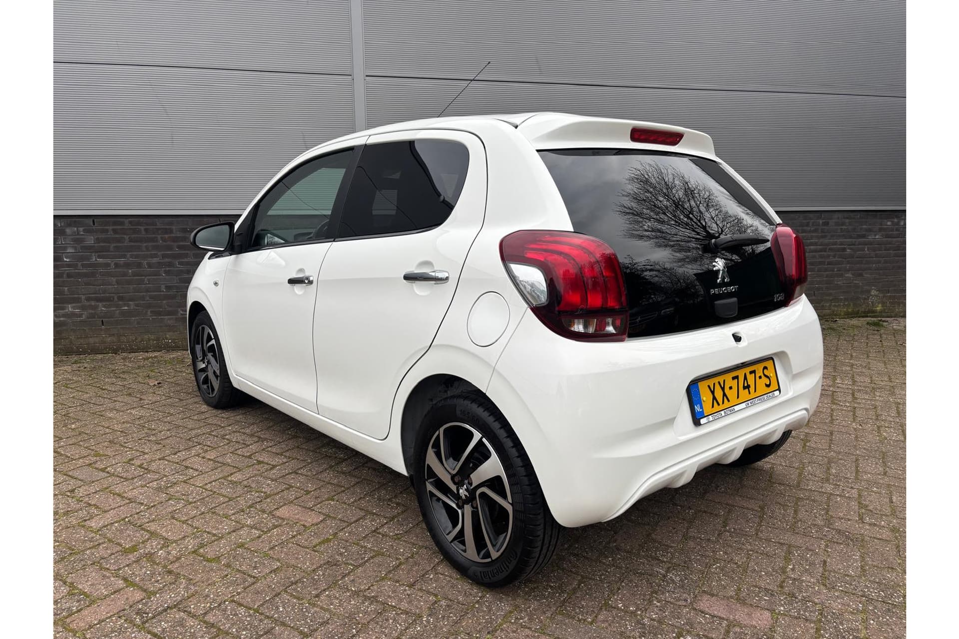 Peugeot 108 1.0 E-Vti Allure Apple Carplay thumbnail 5