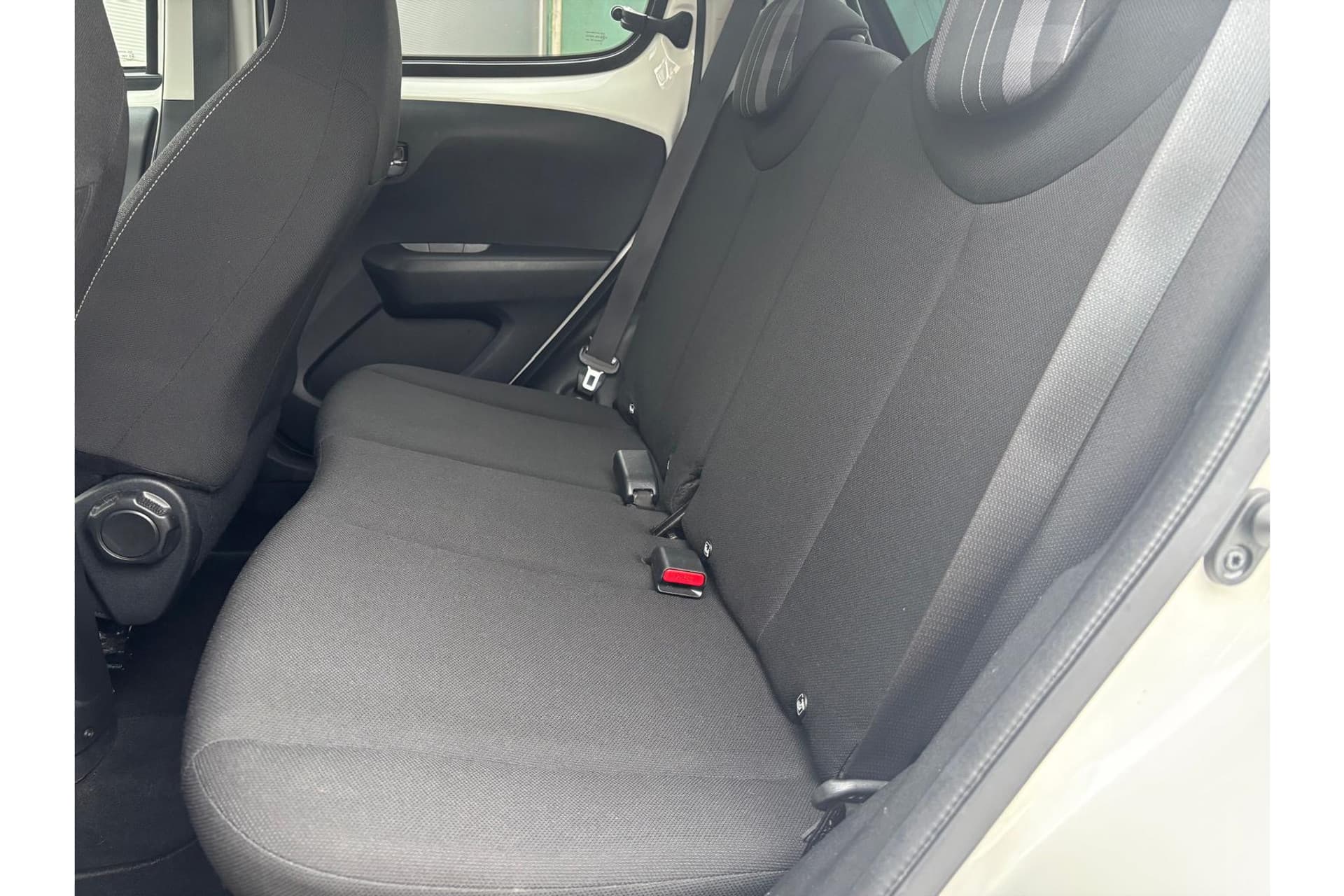 Peugeot 108 1.0 E-Vti Allure Apple Carplay thumbnail 9