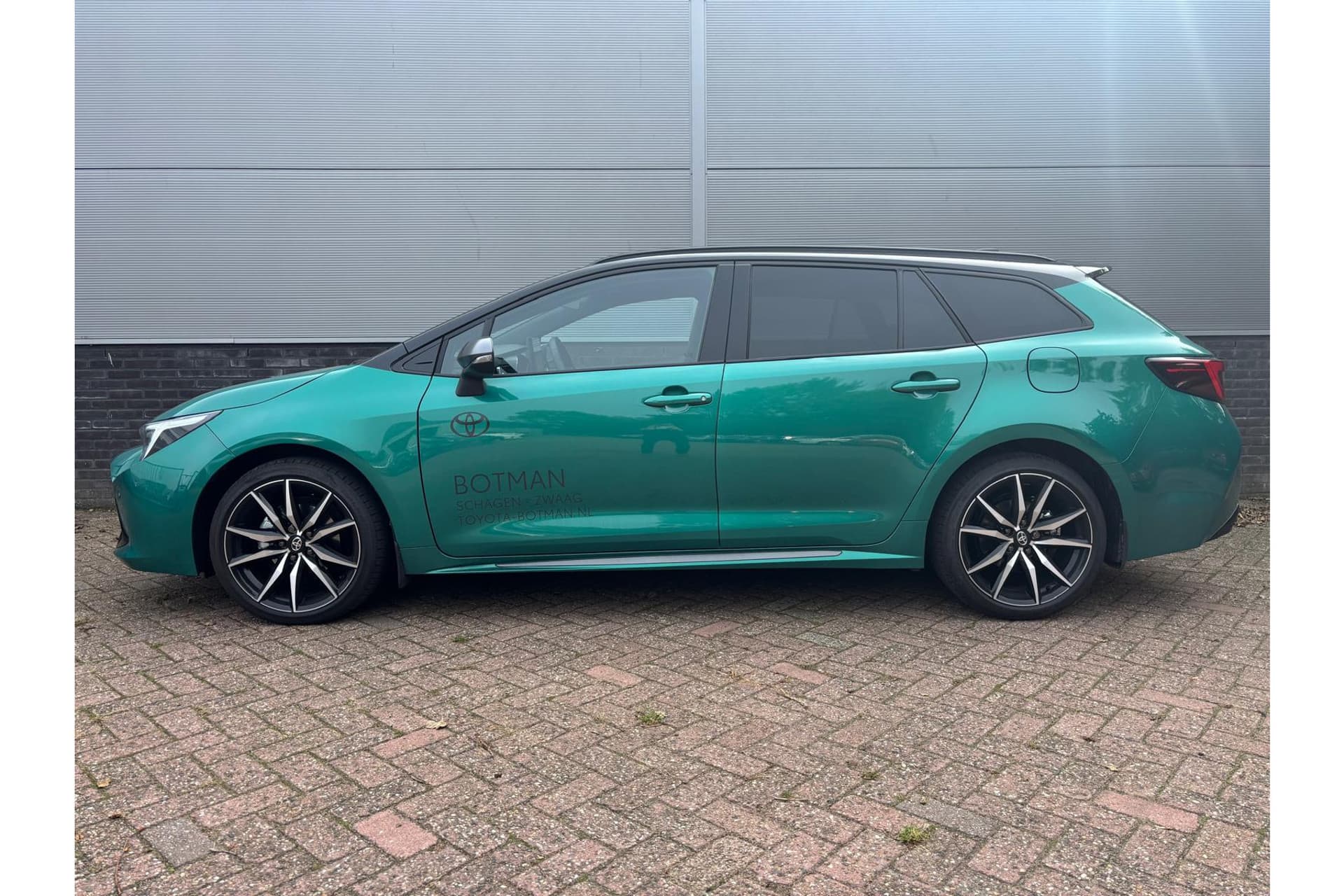 Toyota Corolla Touring Sports Hybrid 140 Gr Sport Demonstratie Auto ! thumbnail 2