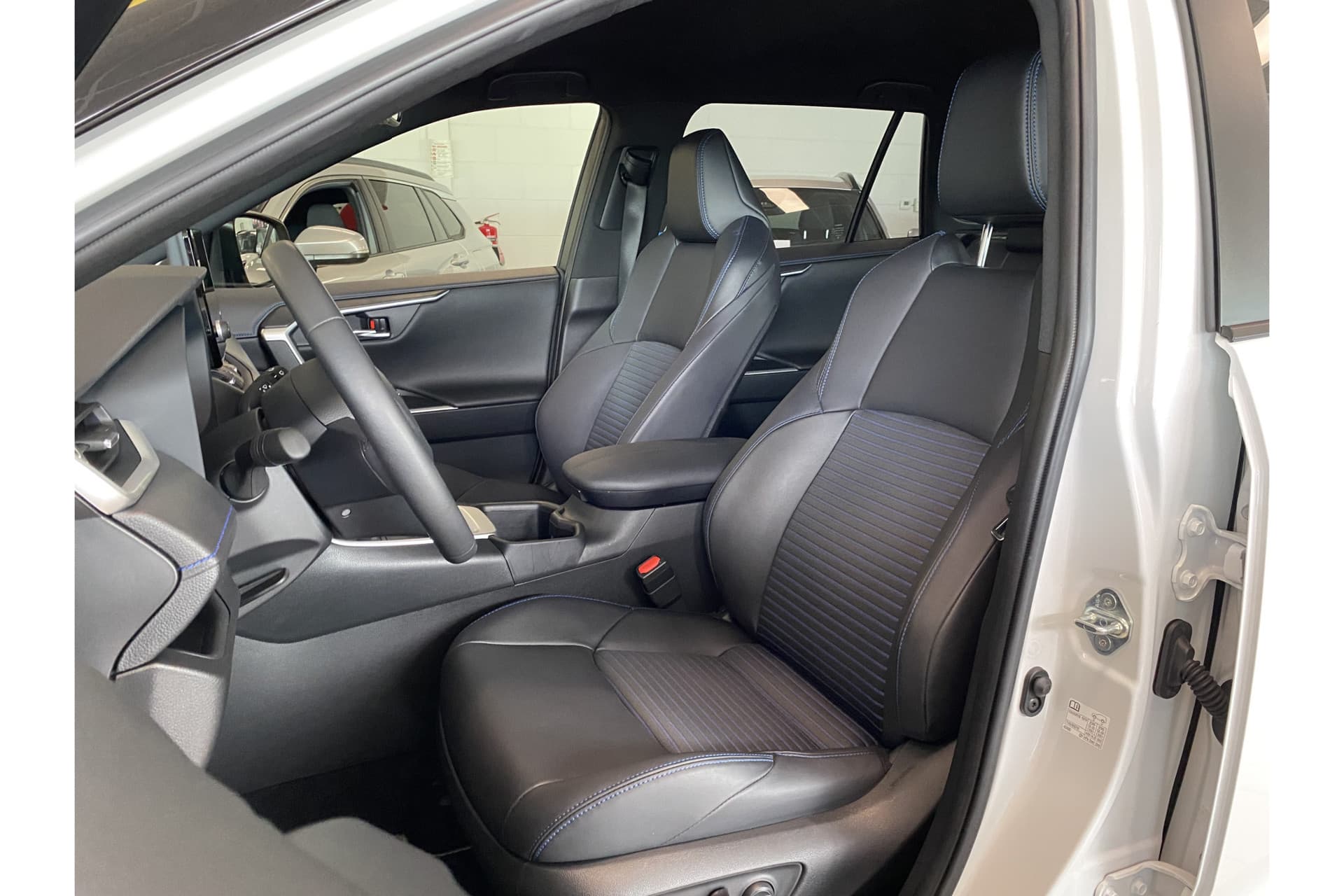 Toyota RAV4 2.5 Hybrid Awd Style thumbnail 14