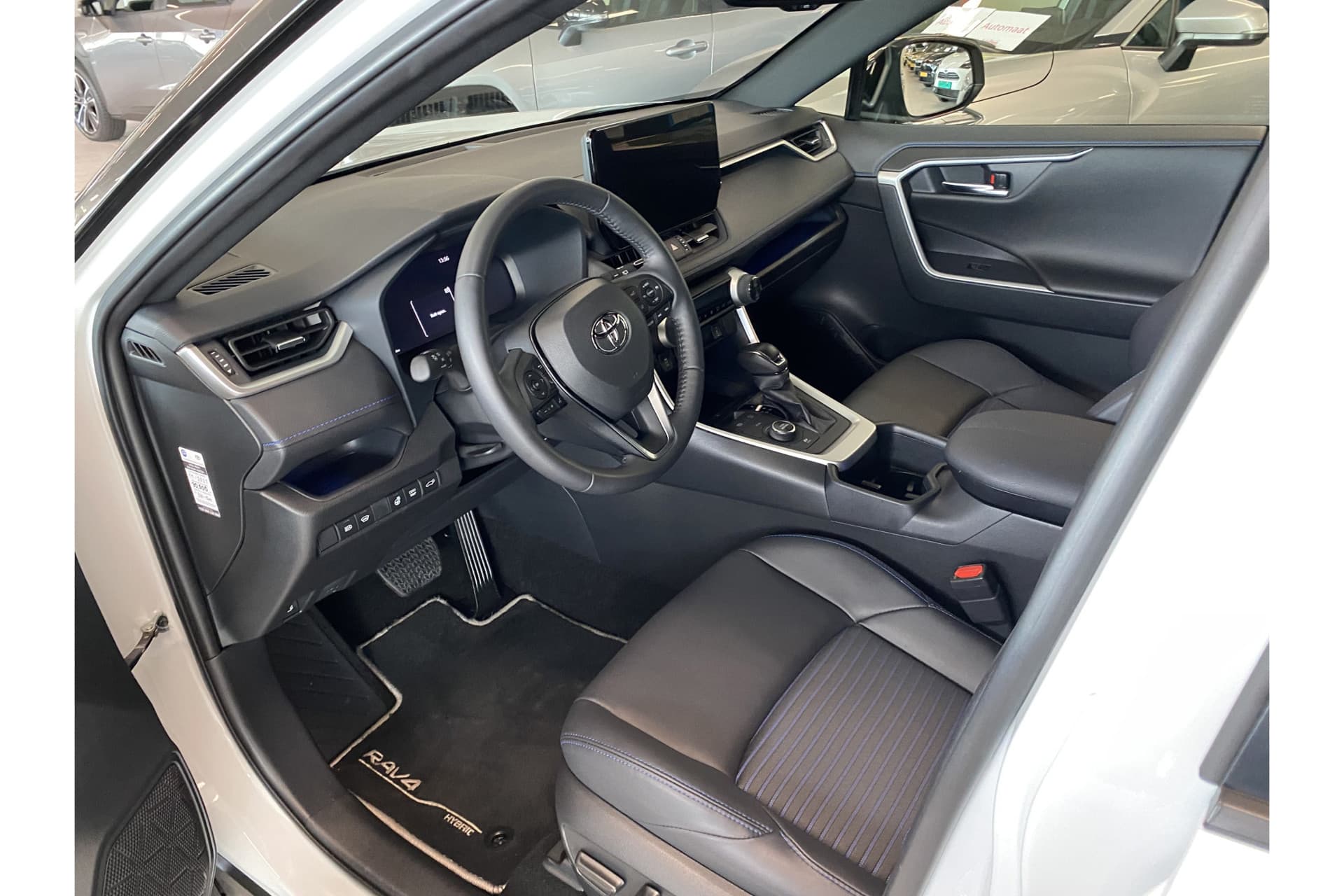 Toyota RAV4 2.5 Hybrid Awd Style thumbnail 15