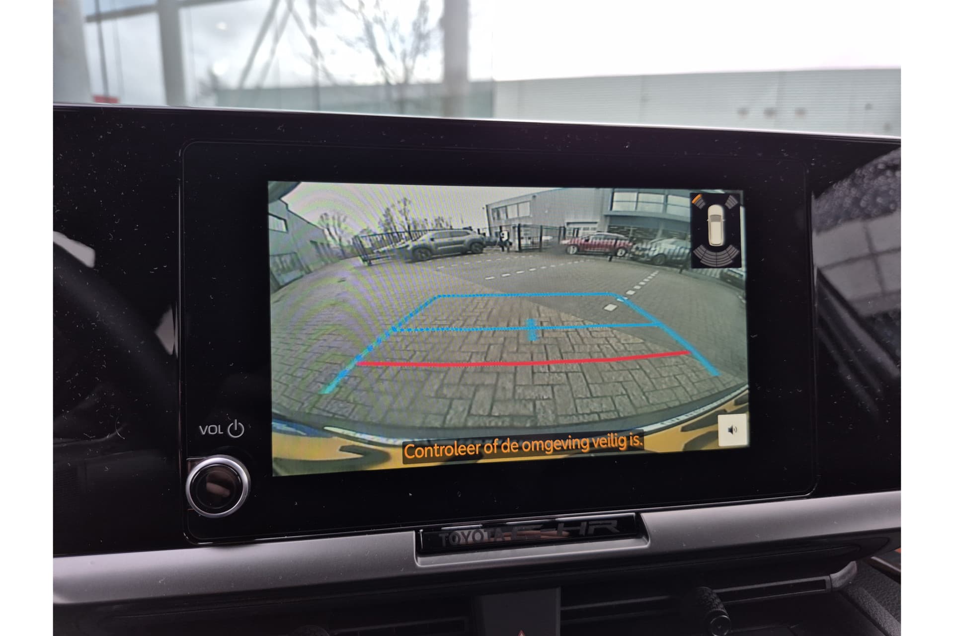 Toyota C-HR 2.0 Plug-In Hybrid 220 Dynamic Automaat thumbnail 11