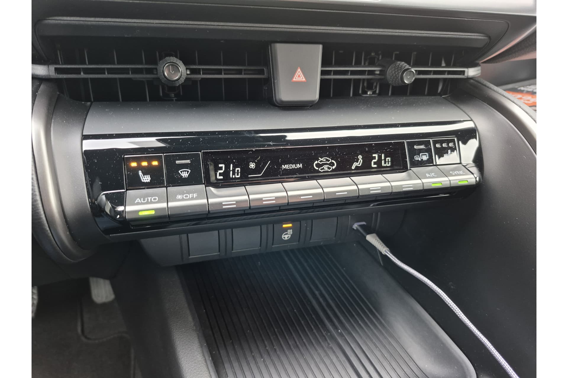 Toyota C-HR 2.0 Plug-In Hybrid 220 Dynamic Automaat thumbnail 12