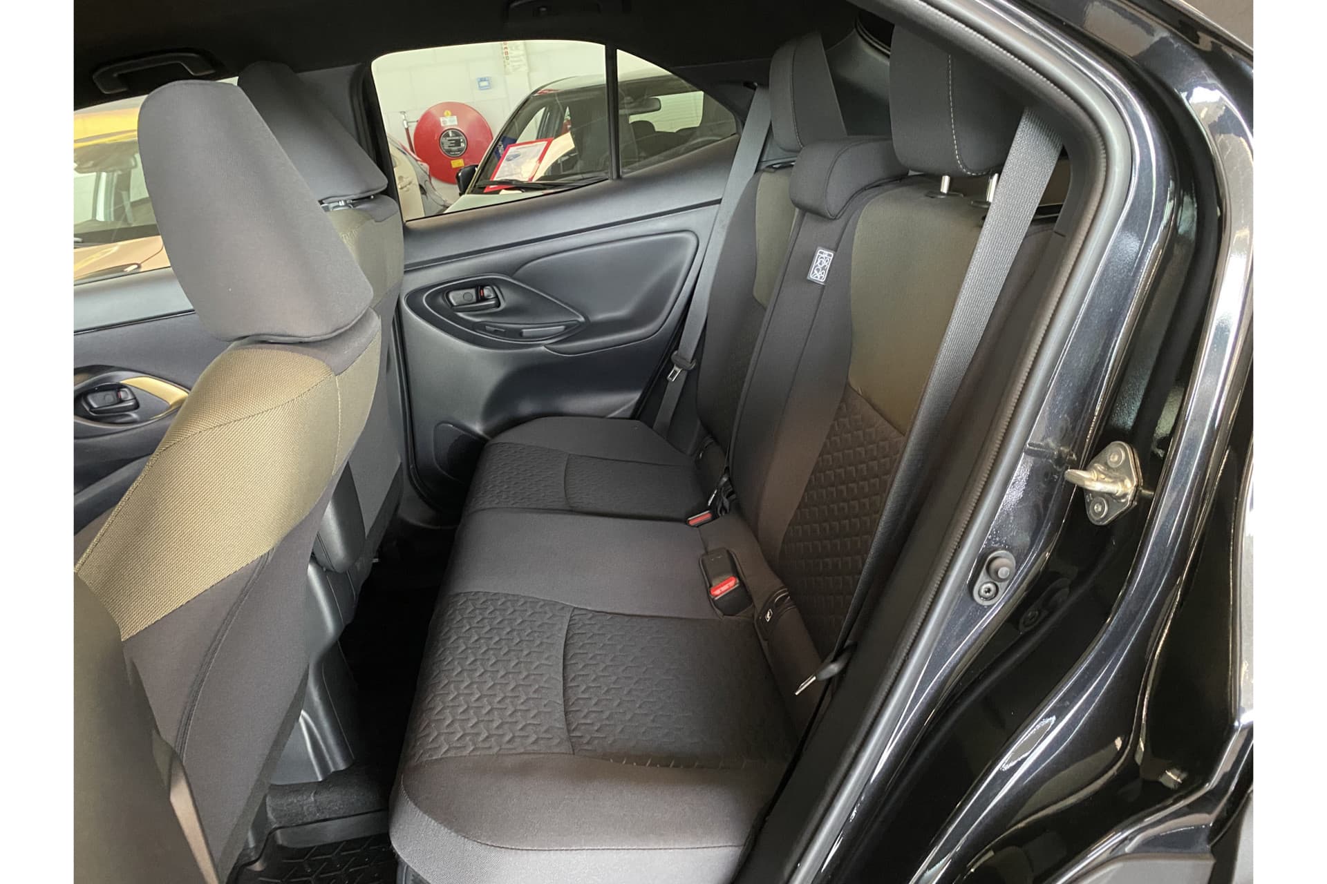 Toyota Yaris Cross 1.5 Hybrid Explore thumbnail 13