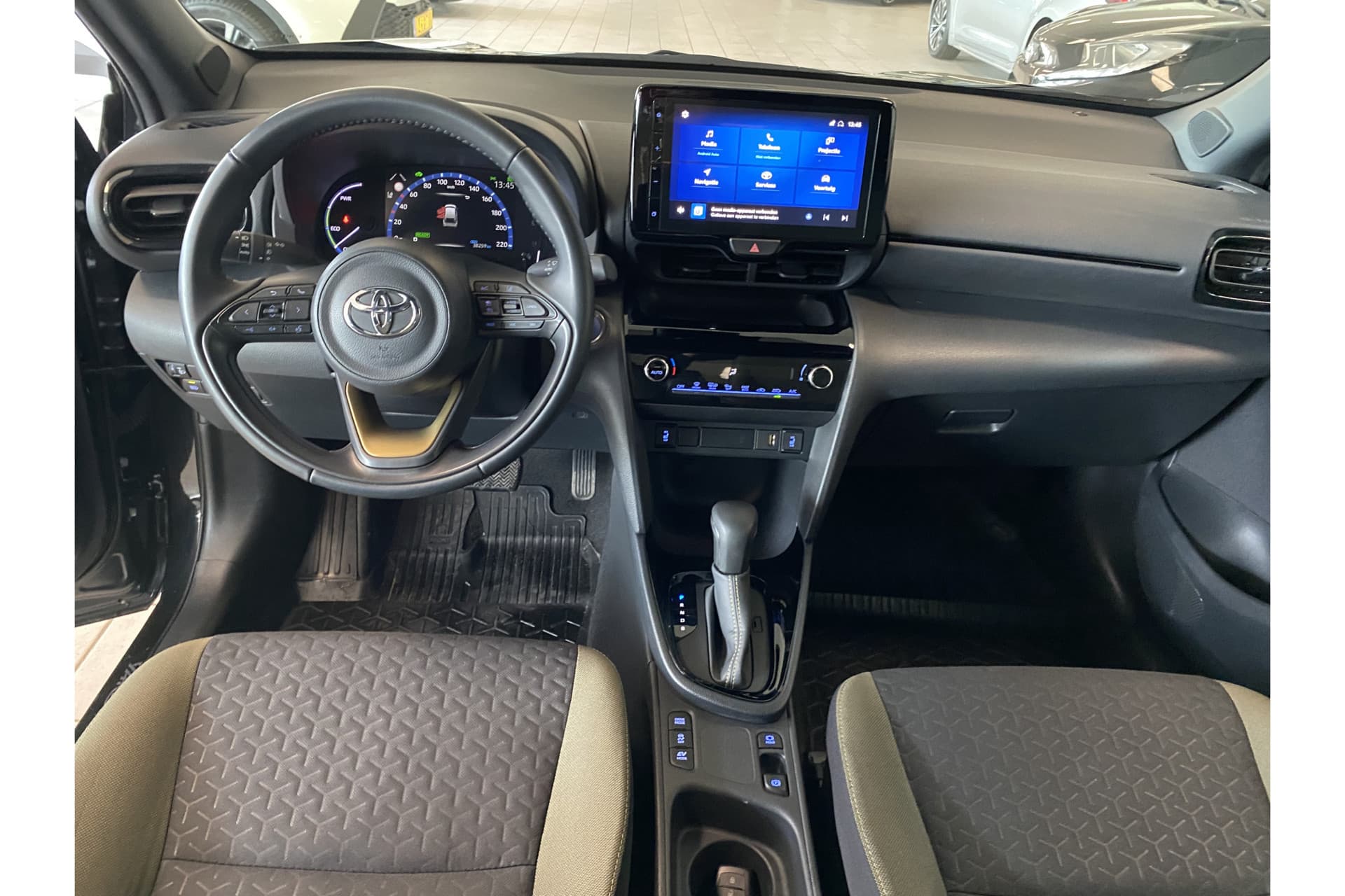 Toyota Yaris Cross 1.5 Hybrid Explore thumbnail 14